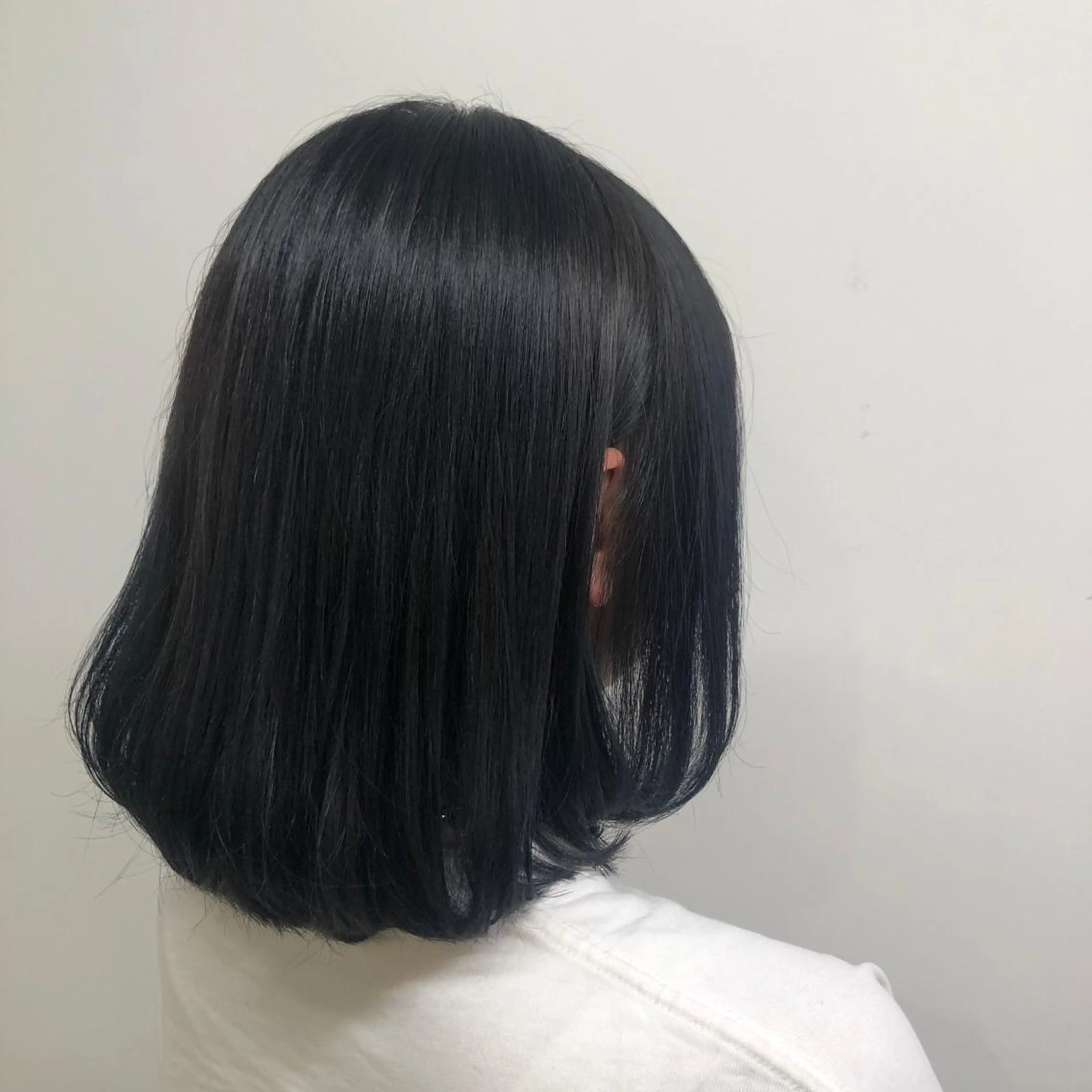 ミディアム カラー 黒髪 ブルーカラー ブルーブラック 髪質改善 トリートメント 韓国艶カラー🇰🇷 DISCO💙のヘアスタイル