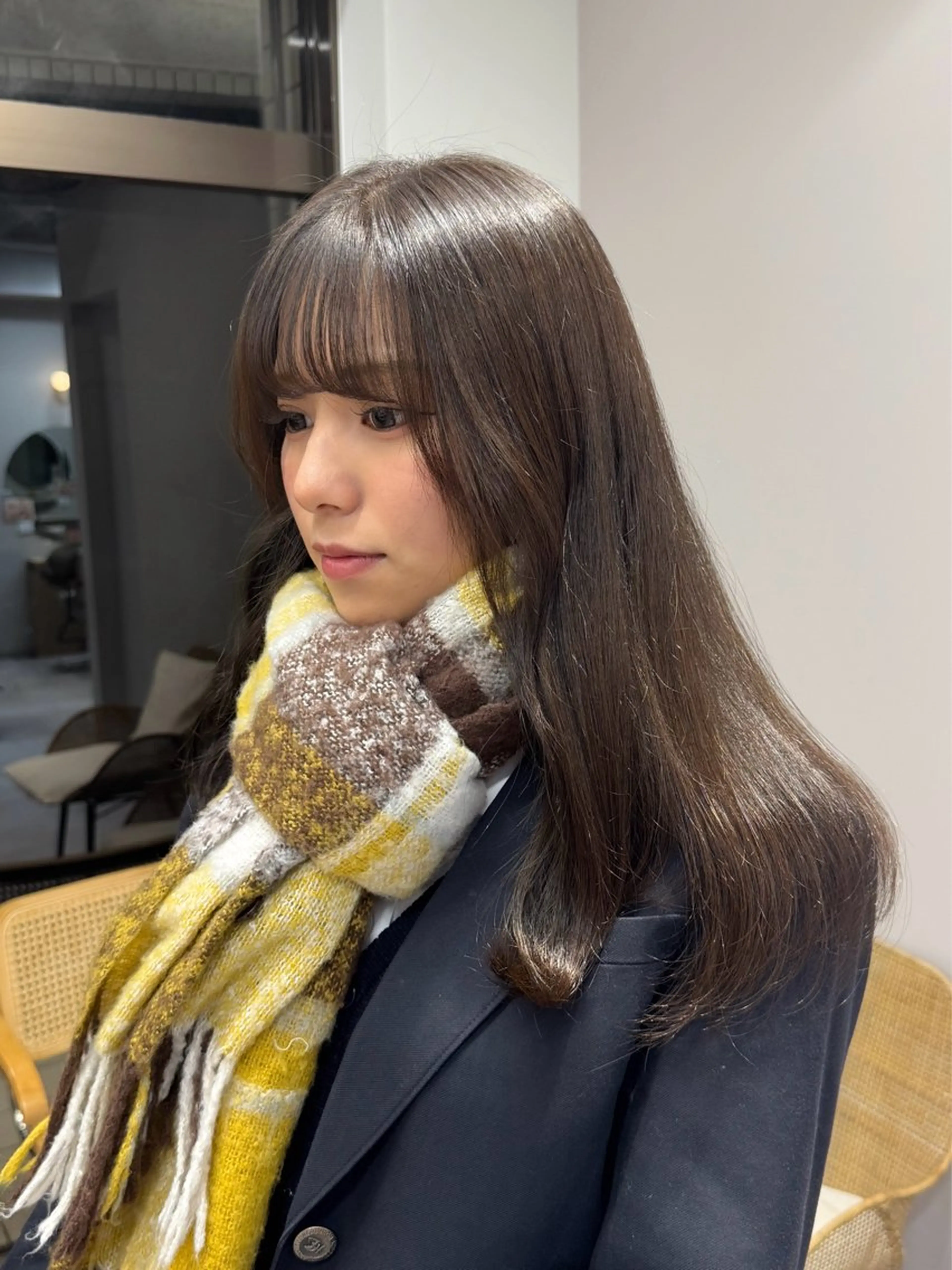 セミロング カラー ヘアアレンジ ブリーチ ダブルカラー イヤリングカラー イルミナカラー ブリーチなしカラー 立川レイヤー ブリーチaoiのヘアスタイル