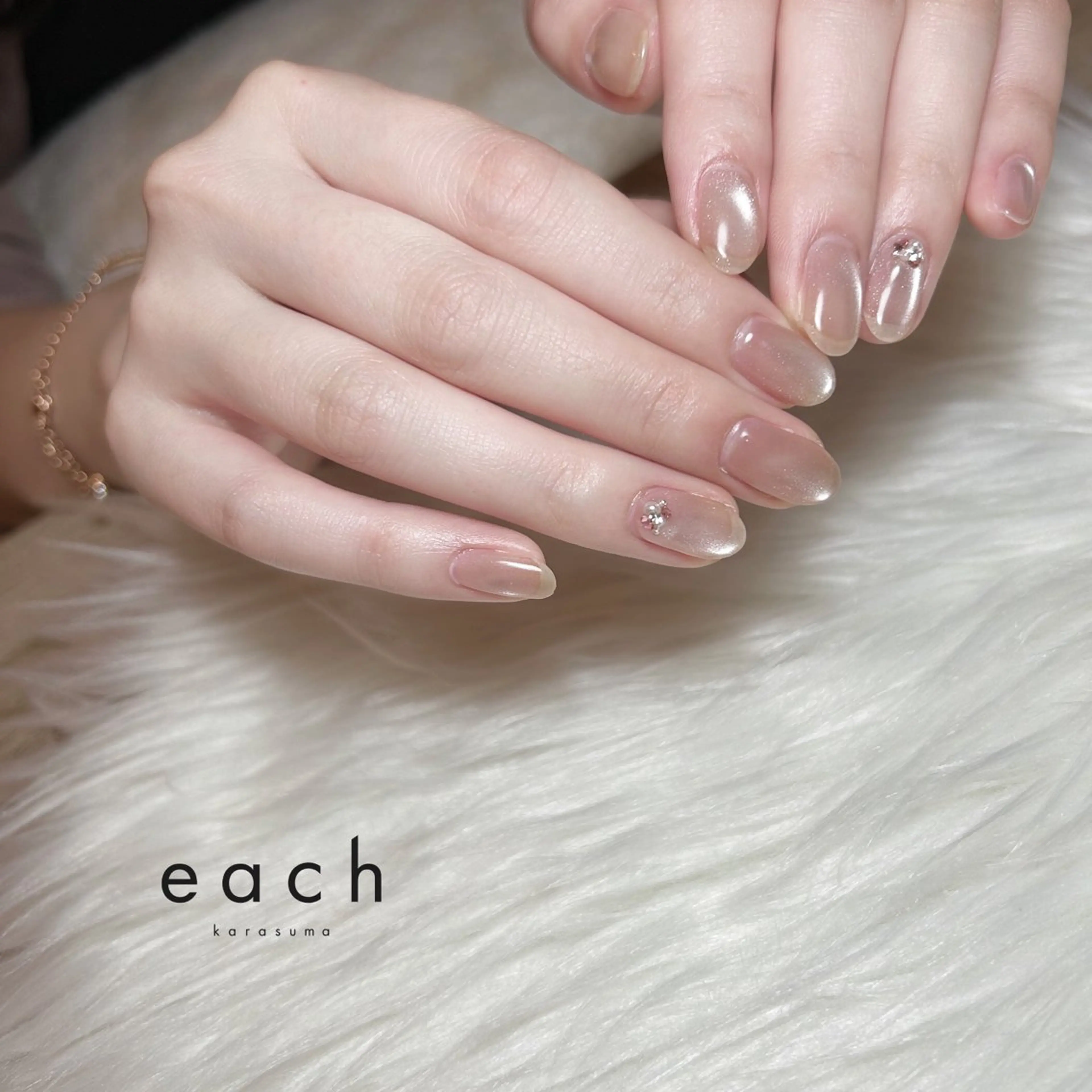 ネイル マグネットネイル 𝒆𝒂𝒄𝒉 kanako 🕊のネイルデザイン