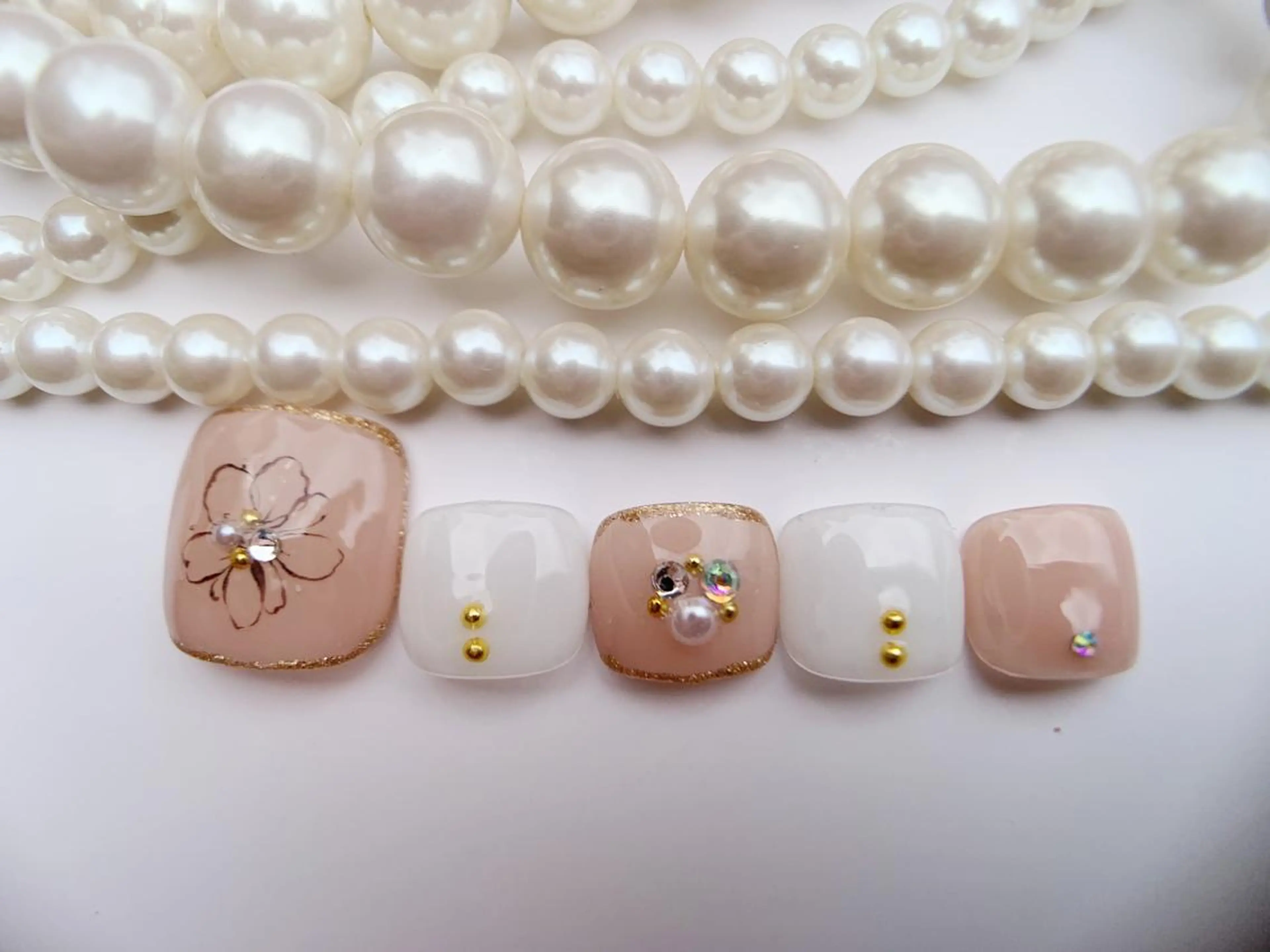 ネイル MiKi Nai池袋 長さだし得意のネイルデザイン