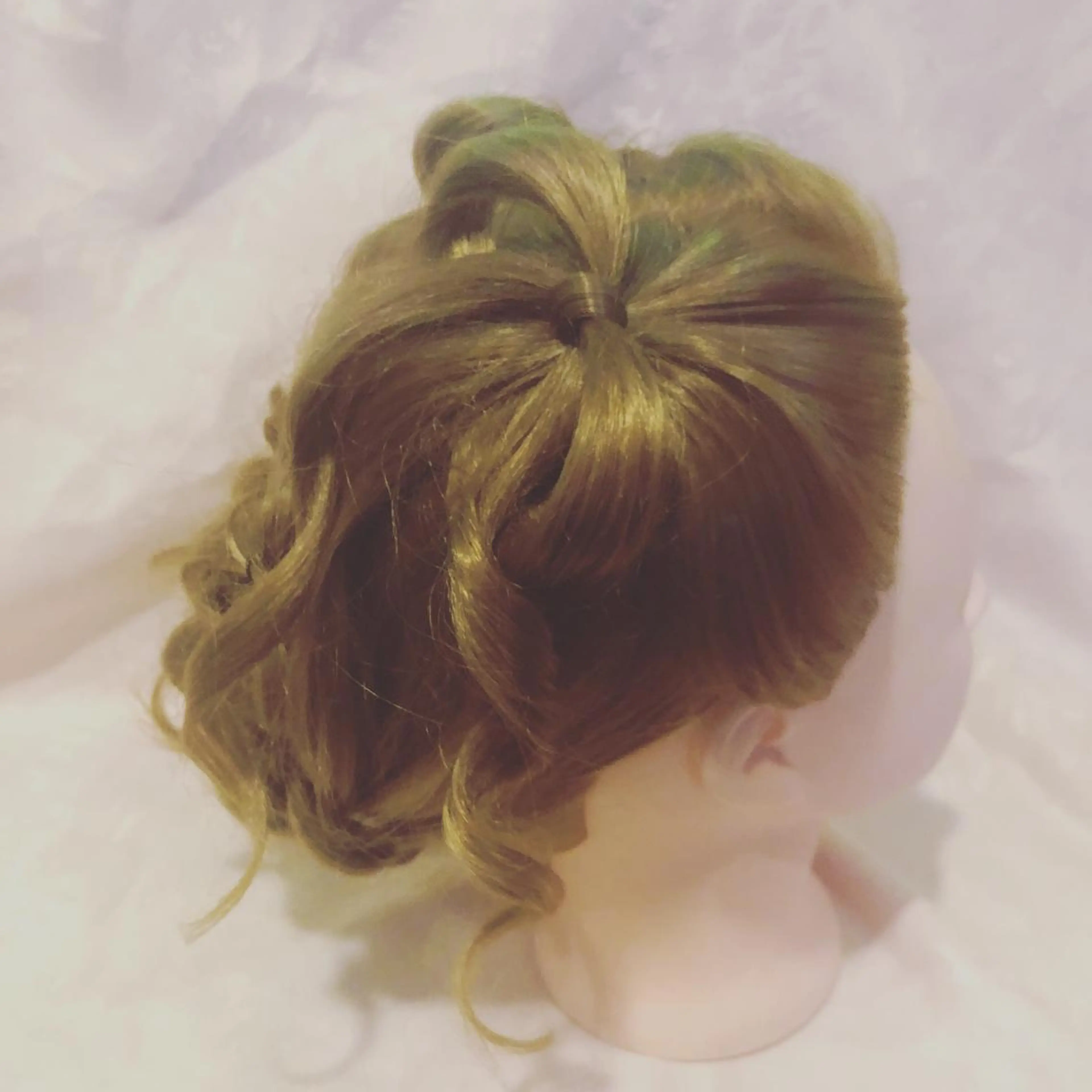 セミロング カラー パーマ ヘアアレンジ メンズ キッズ ネイル マツエク・マツパ ツインテール 結婚式・ブライダル 子どものヘアアレンジ 結婚式・ブライダル デート 銀河 ティンガーラのヘアスタイル