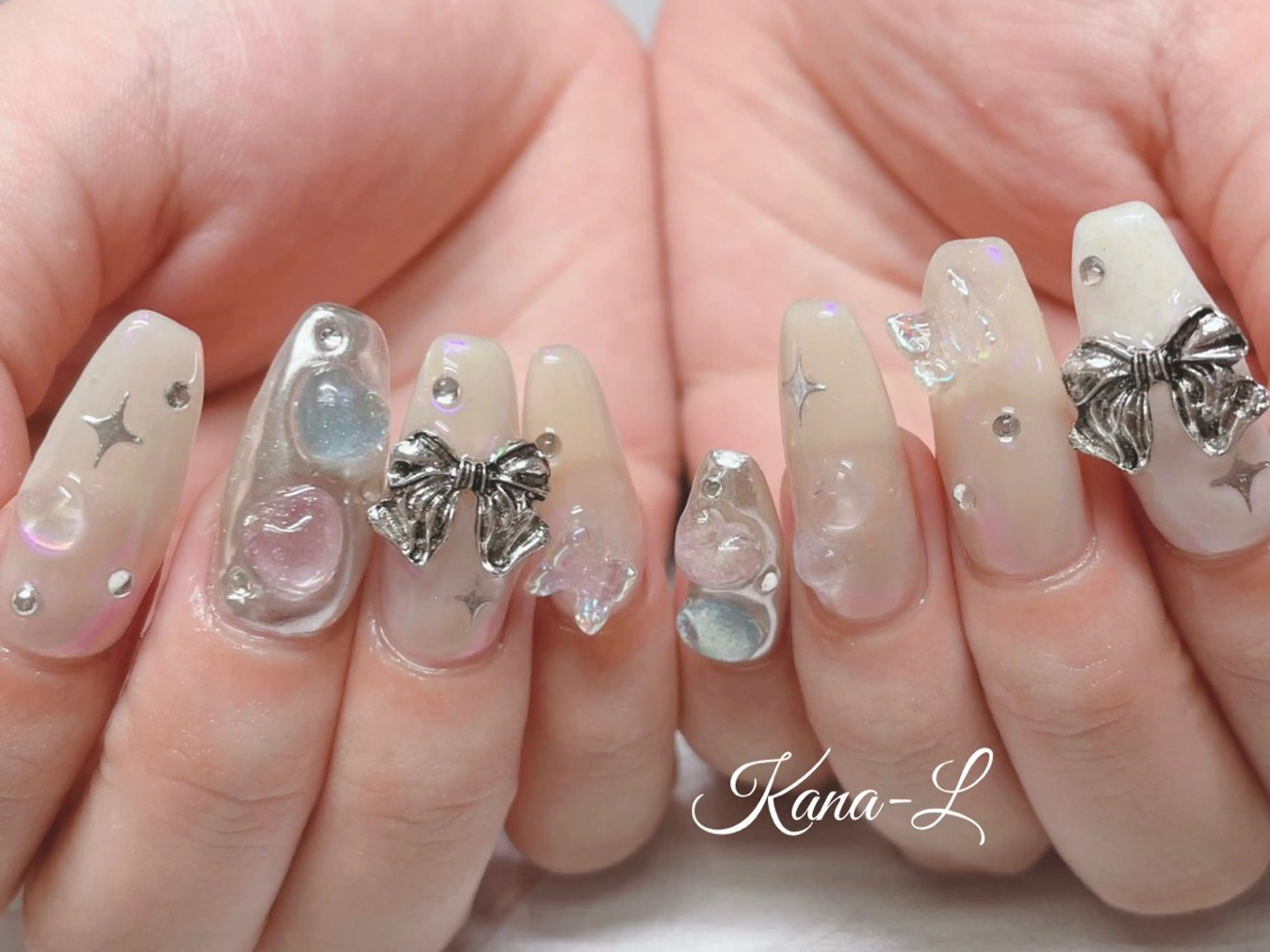 ネイル オーロラネイル ジェルネイル ハート 韓国ネイル ラメ(グリッター) 芦辺 香奈のネイルデザイン