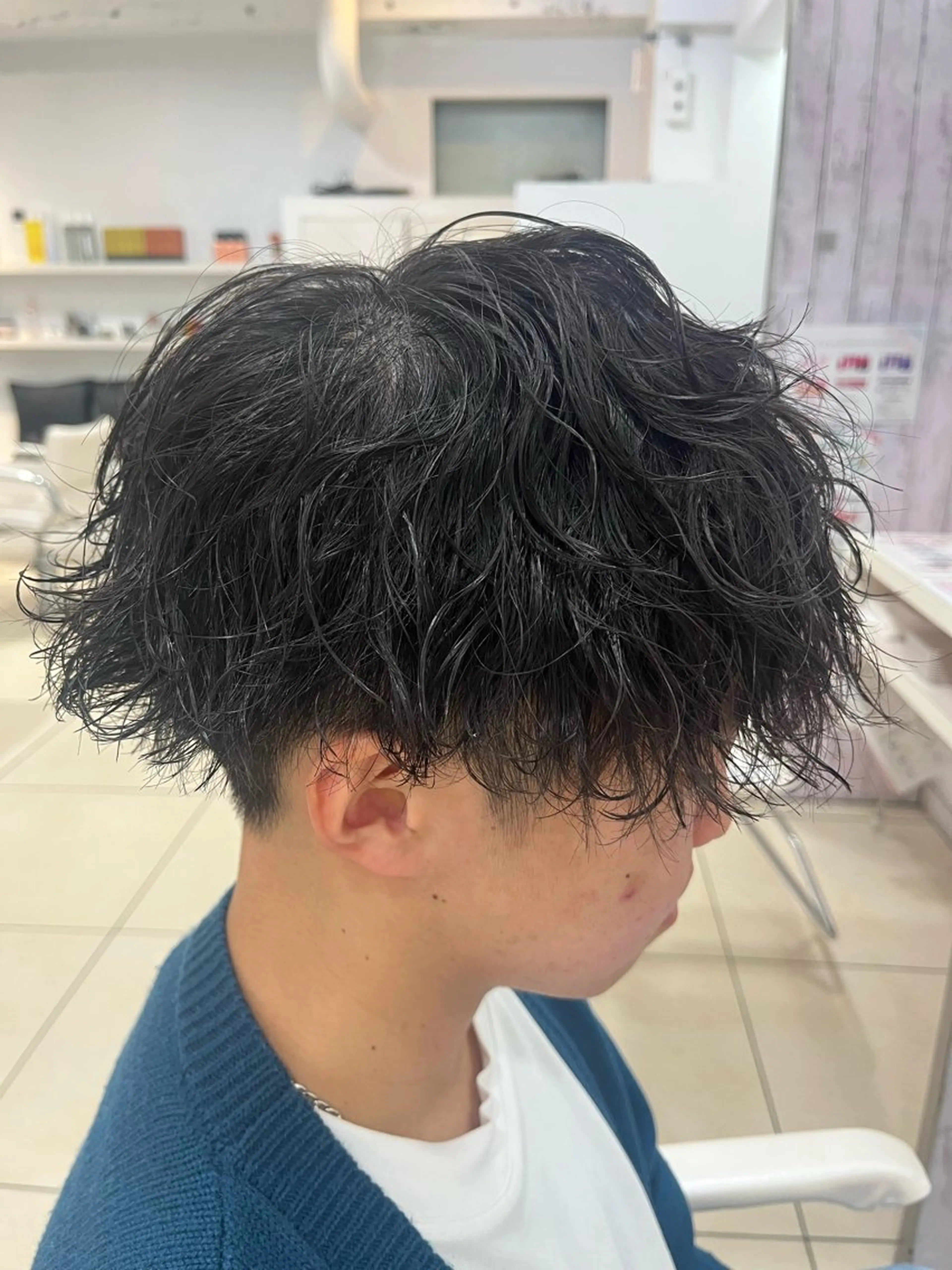 ショート パーマ メンズ マッシュ メンズパーマ 波巻きパーマ スパイラルパーマ カット パーマ カルマ・ニュアンス パーマ　須田龍世のヘアスタイル