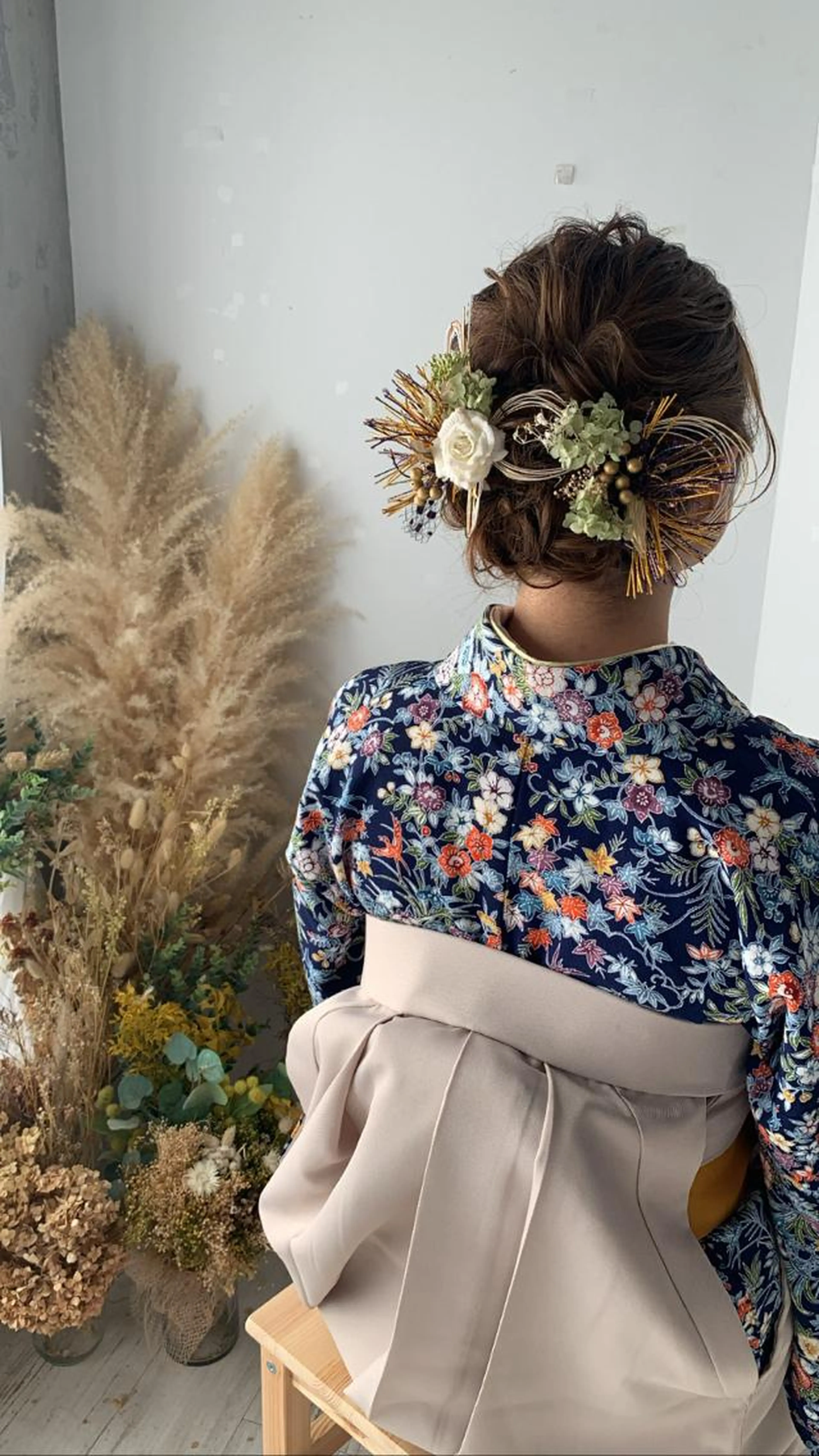 袴の着付け+ヘアセット(別途で早朝時間や着付けのみも承っております!)の写真