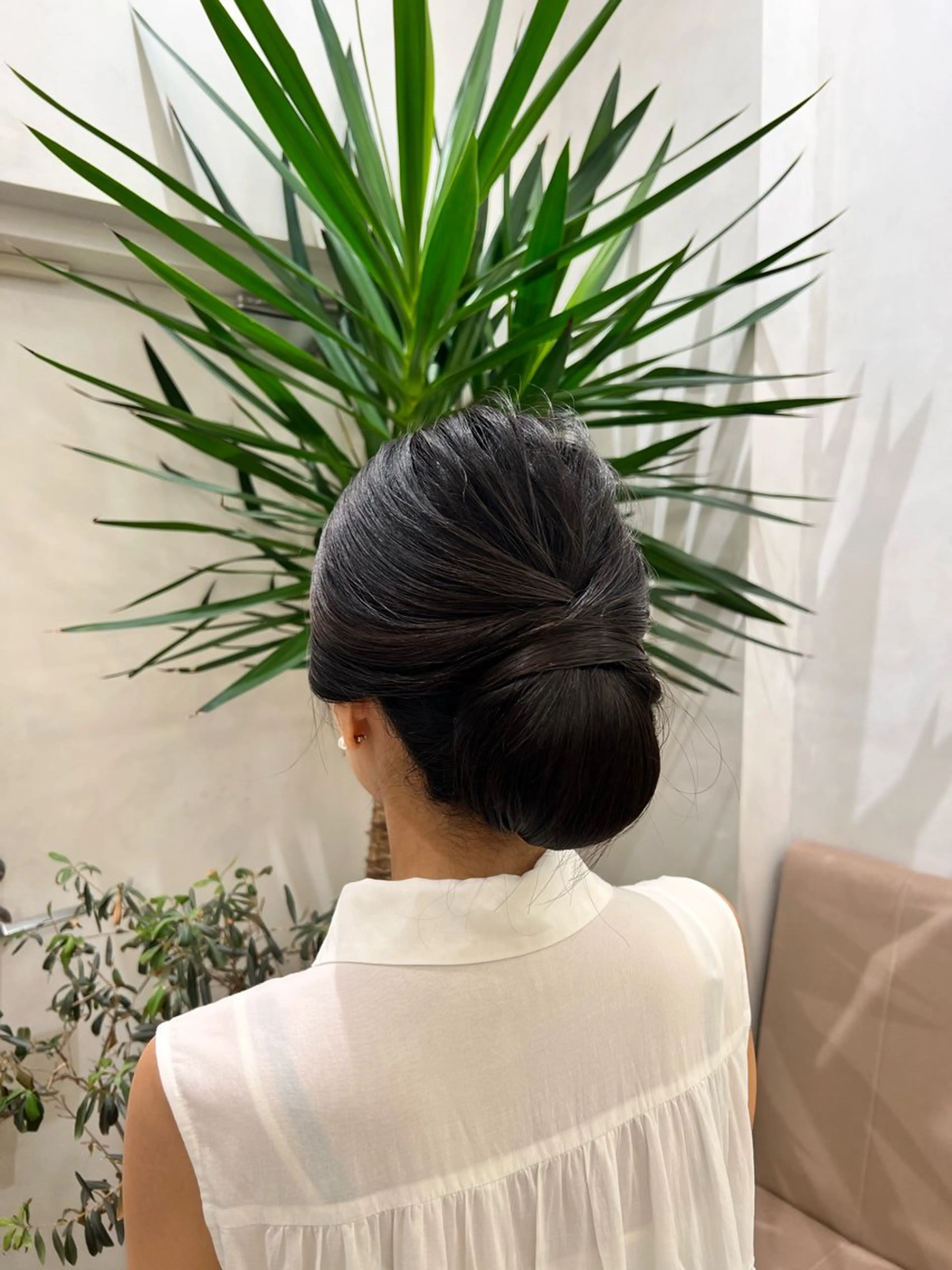 ロング ヘアセット ブリーチカラー 〻髪質改善〻アレンジのヘアスタイル