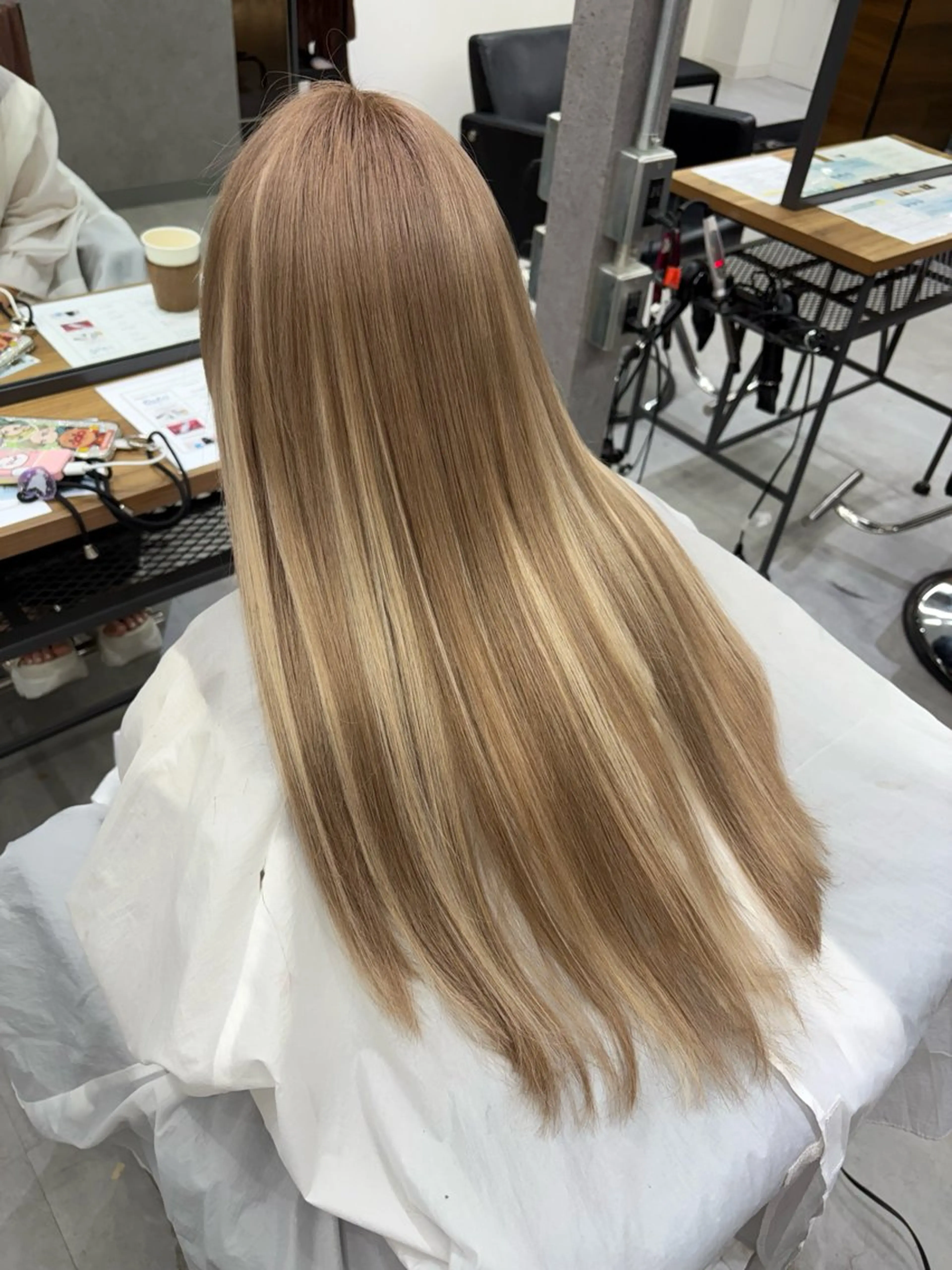 ロング エクステ ハイライト ヘアカラー トリートメント エクステ KEISUKE🧡 カラー/エクステのヘアスタイル