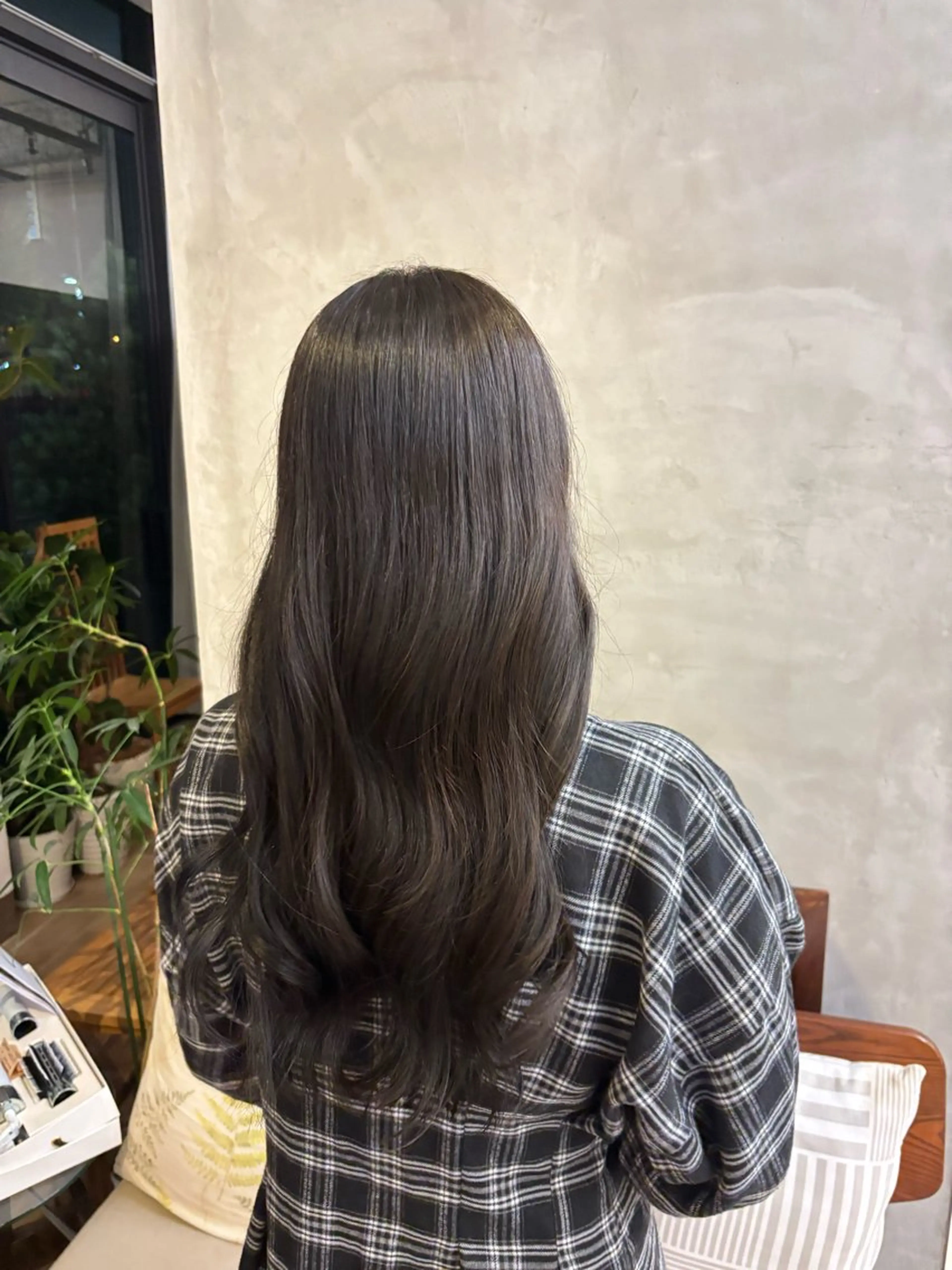 ロング カラー 透明感カラー オリーブカラー ナチュラカラー🤍 表参道美容師/yuiのヘアスタイル