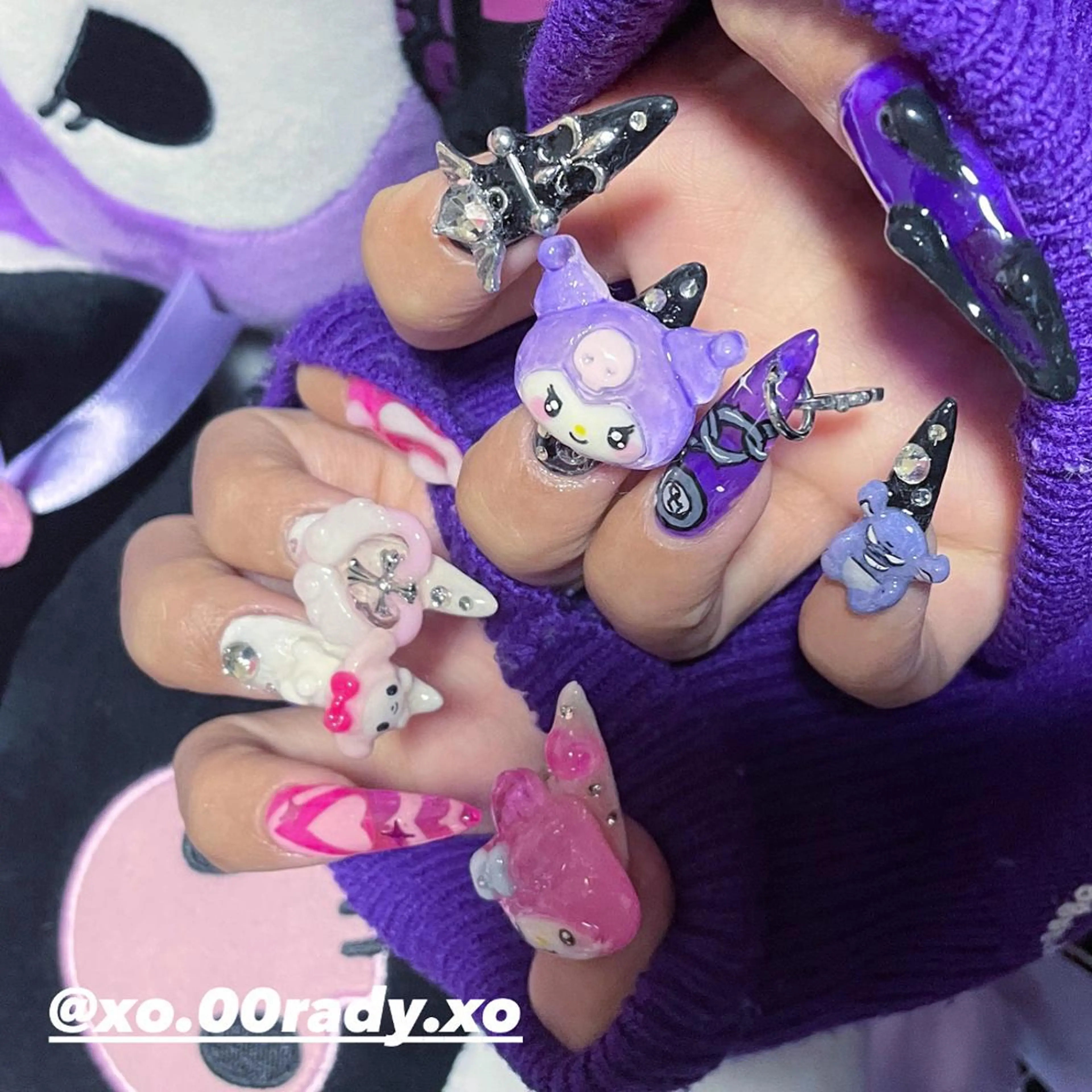 ロング ネイル ハンドネイル ⛓Miyu ⛓のネイルデザイン