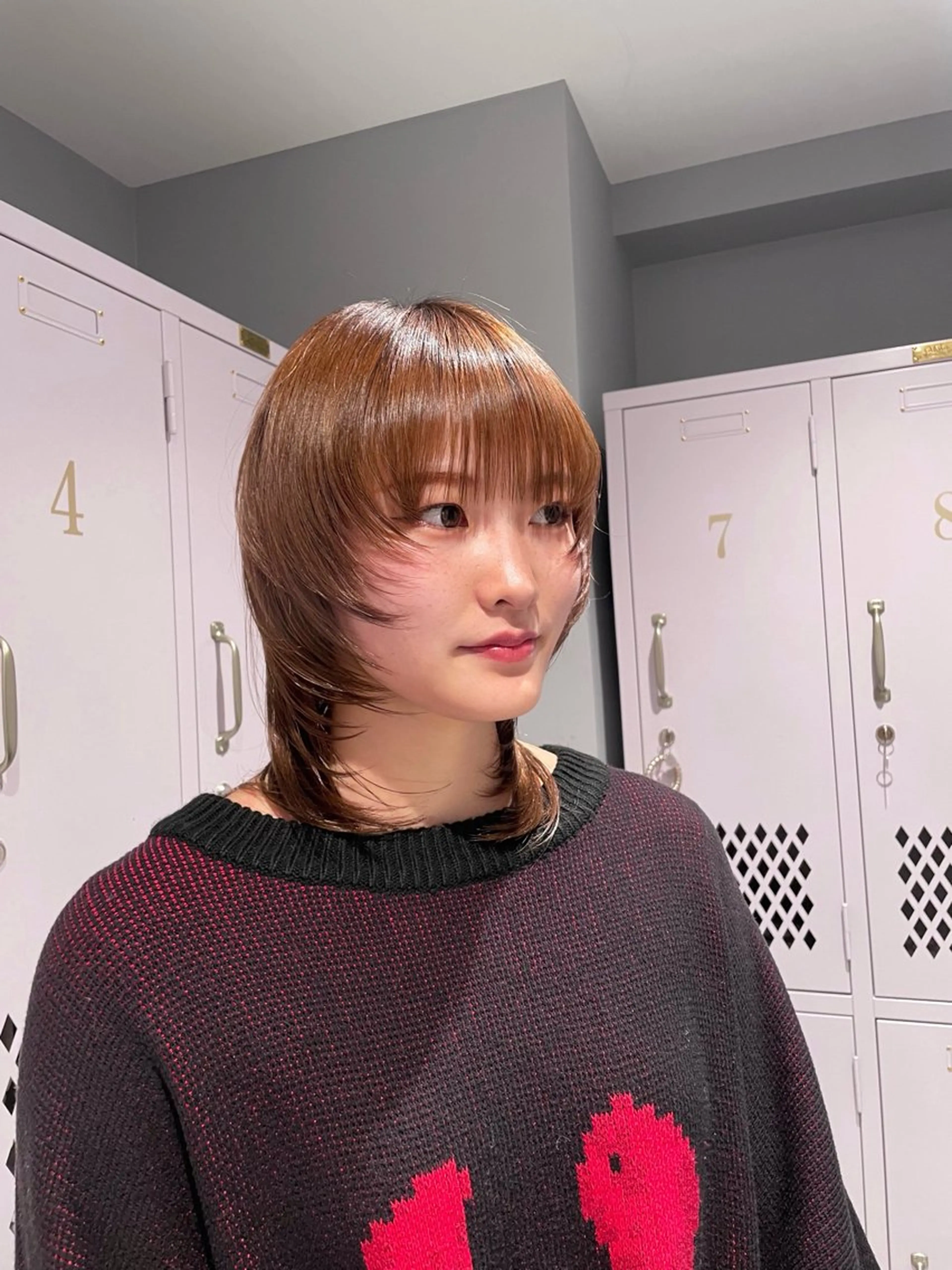 ミディアム 顔周りカット ハイレイヤー レイヤーカット 小顔カット 菜々 🫧新宿美容師のヘアスタイル