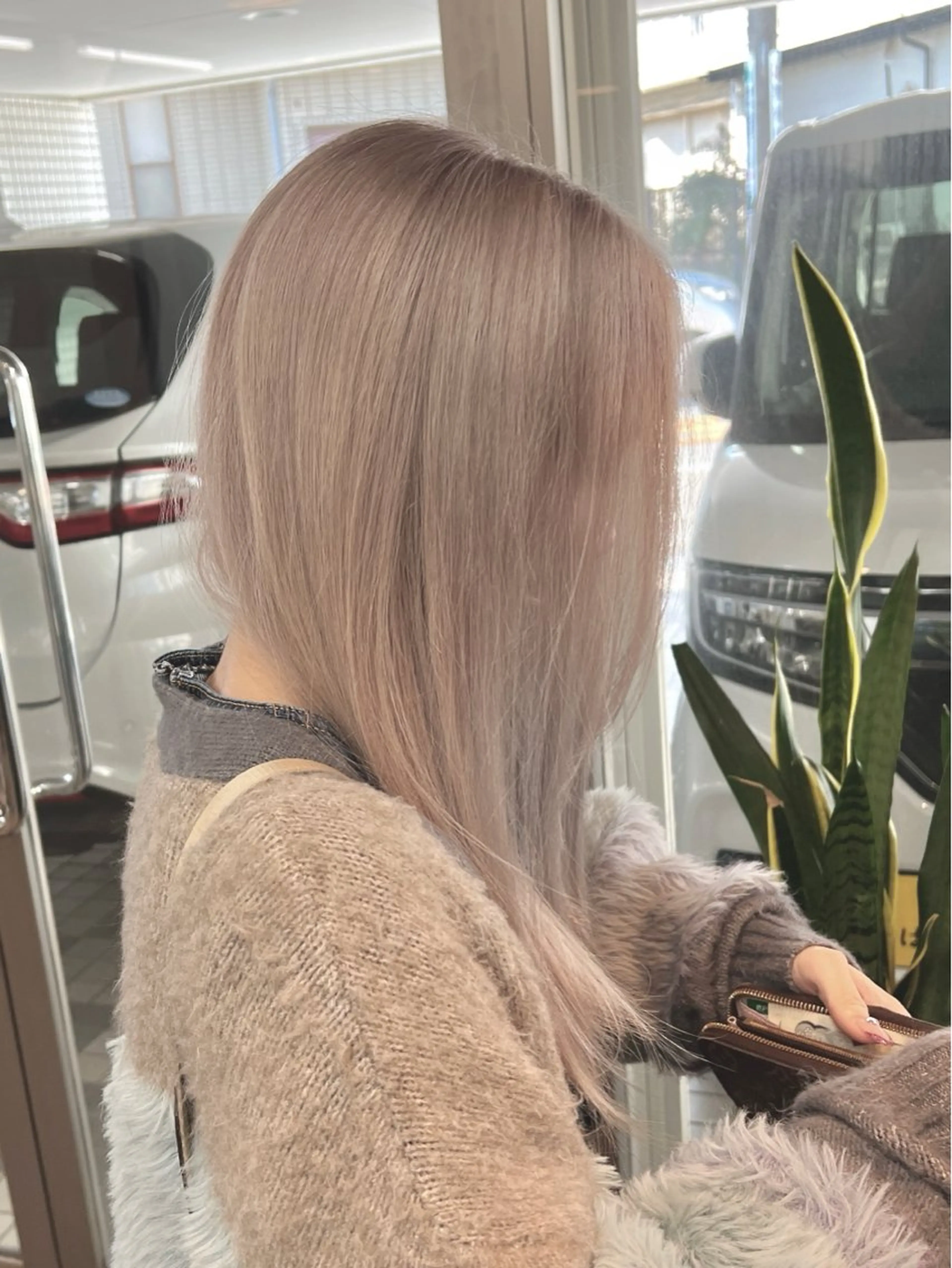ミディアム ハイライト 髪質改善 レイヤーカット トリートメント カット ヘアカラー 🌷かわばた めい🌷のヘアスタイル