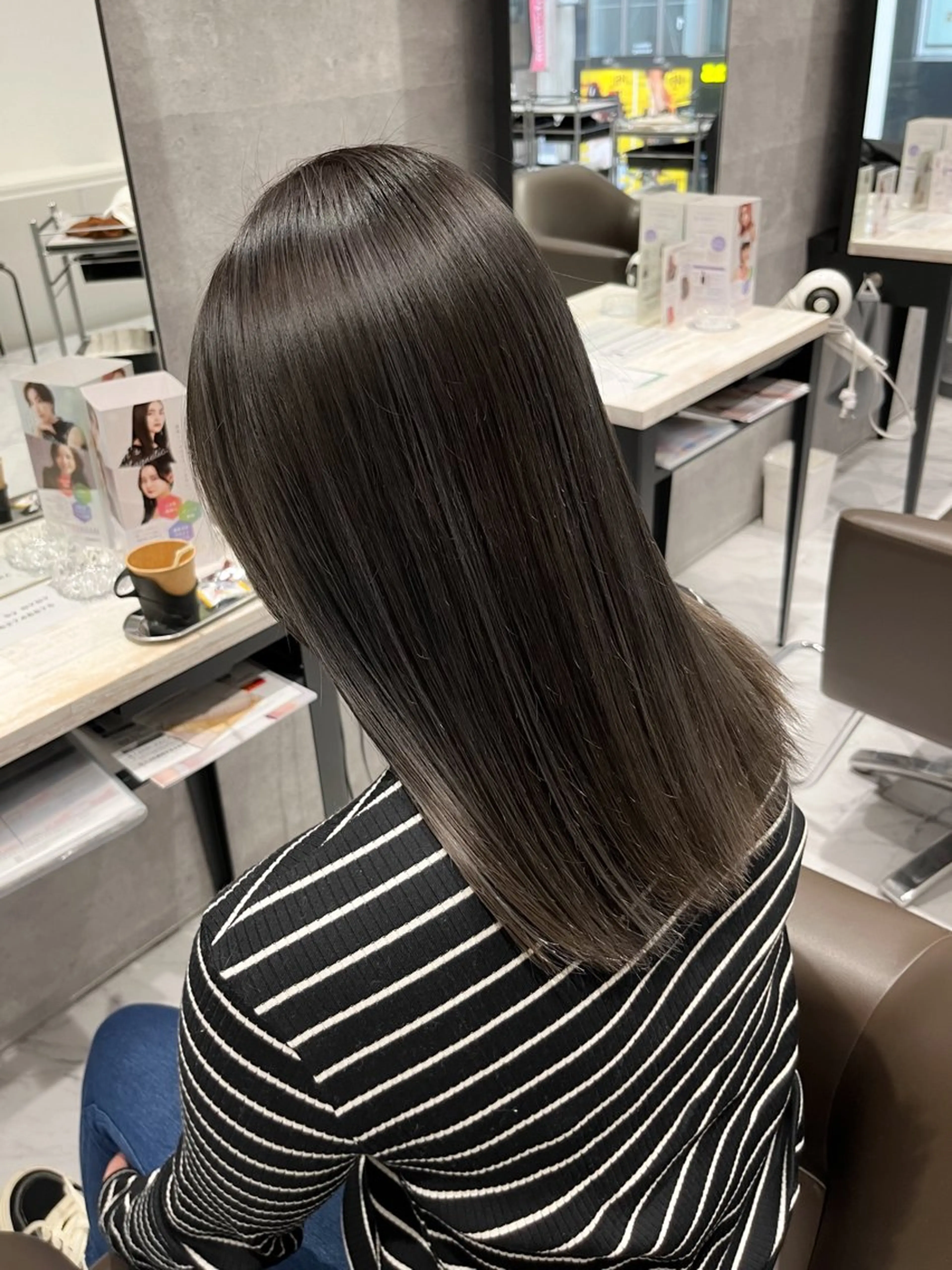 ミディアム カラー ヘアカラー トリートメント 坂本 理輝のヘアスタイル