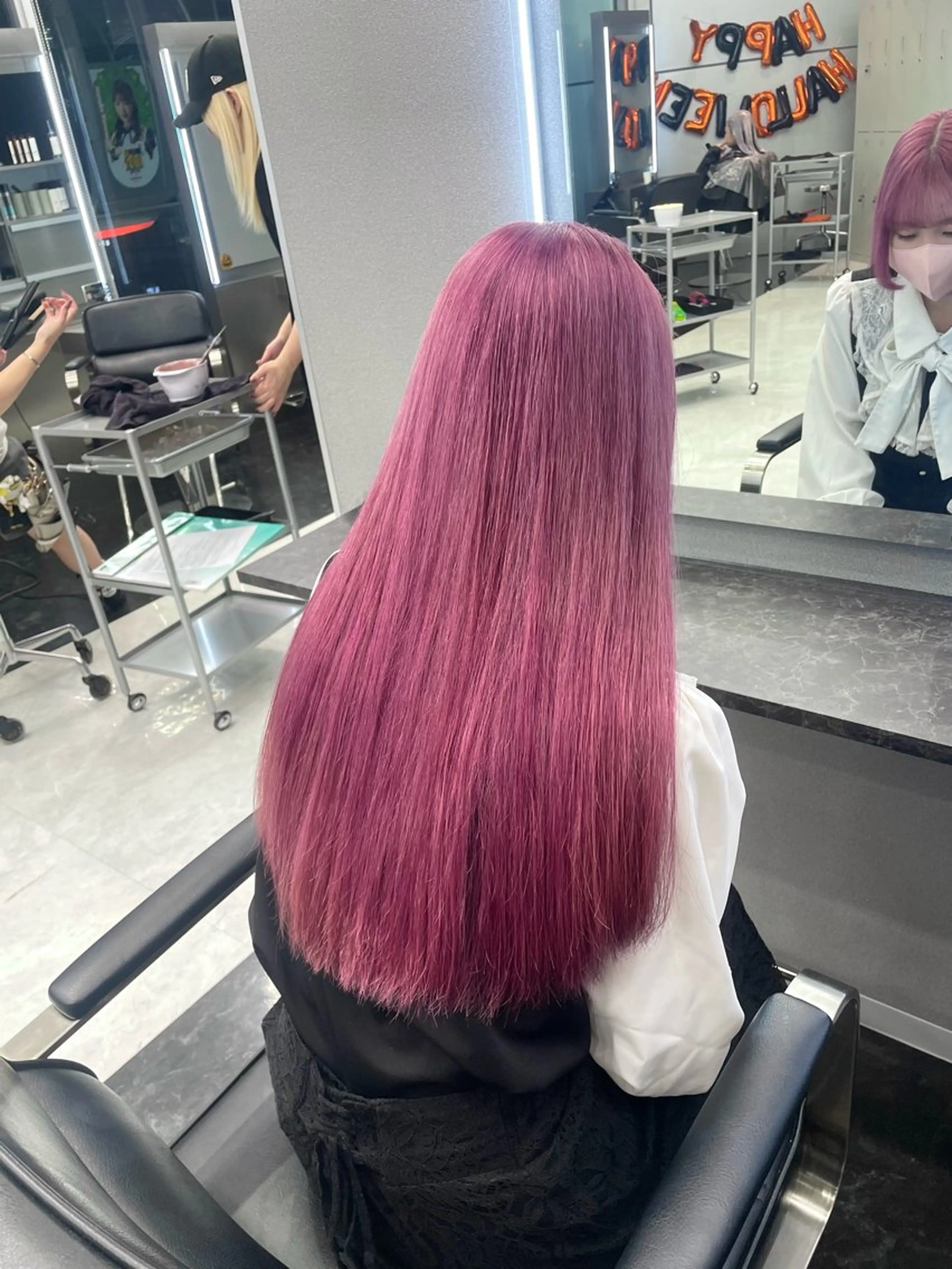 ロング カラー ブリーチ ケアブリーチ ハイトーンカラー ラベンダーカラー ピンクカラー メンズウルフ🐺♡ ピンク♡ヘアメ🎀のヘアスタイル