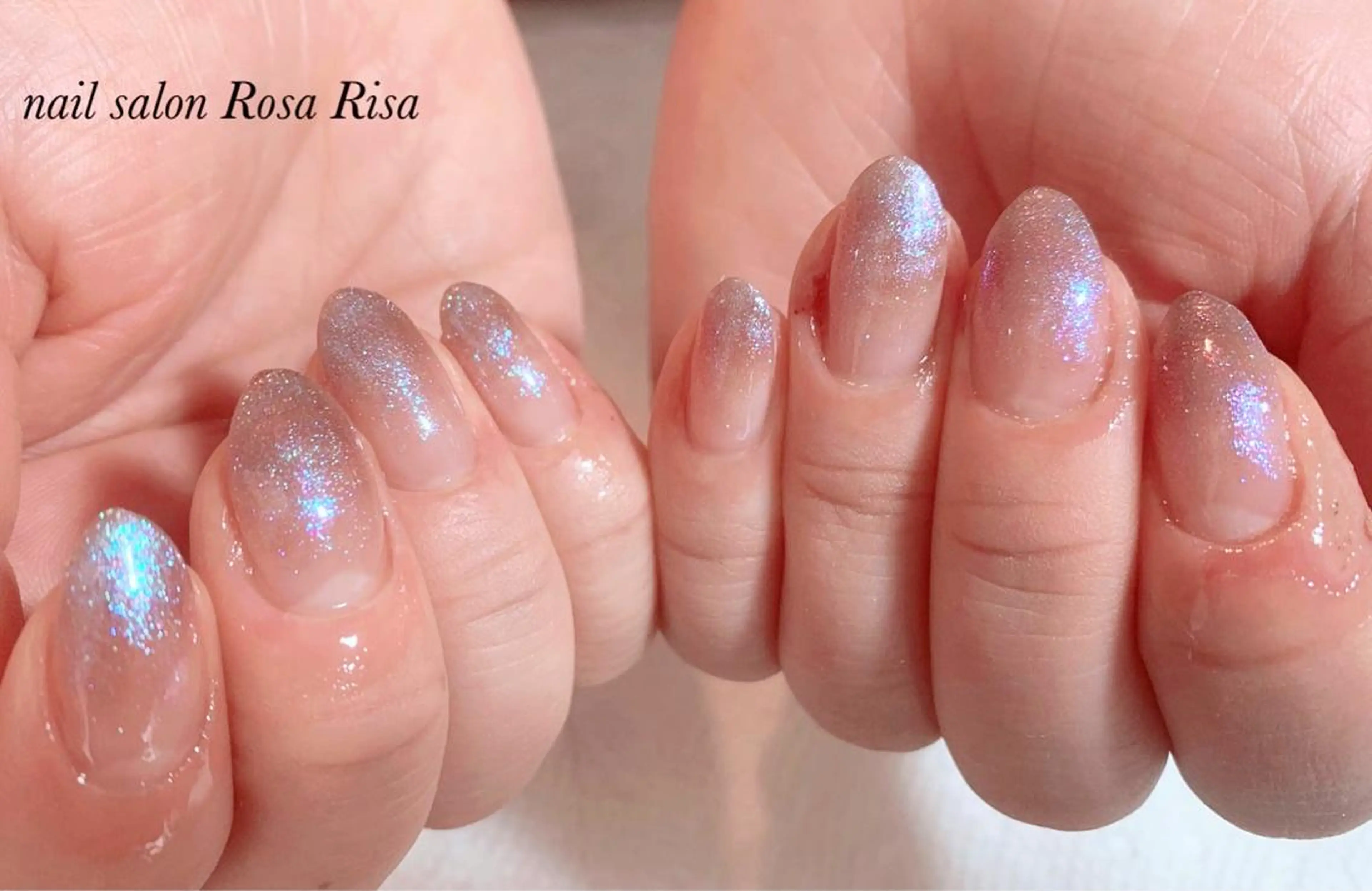 ミディアム ネイル シアーブラウン ブルー ブラウン ラメ(グリッター) ハンドネイル ネイルスタジオ シェイクユアハンズのネイルデザイン