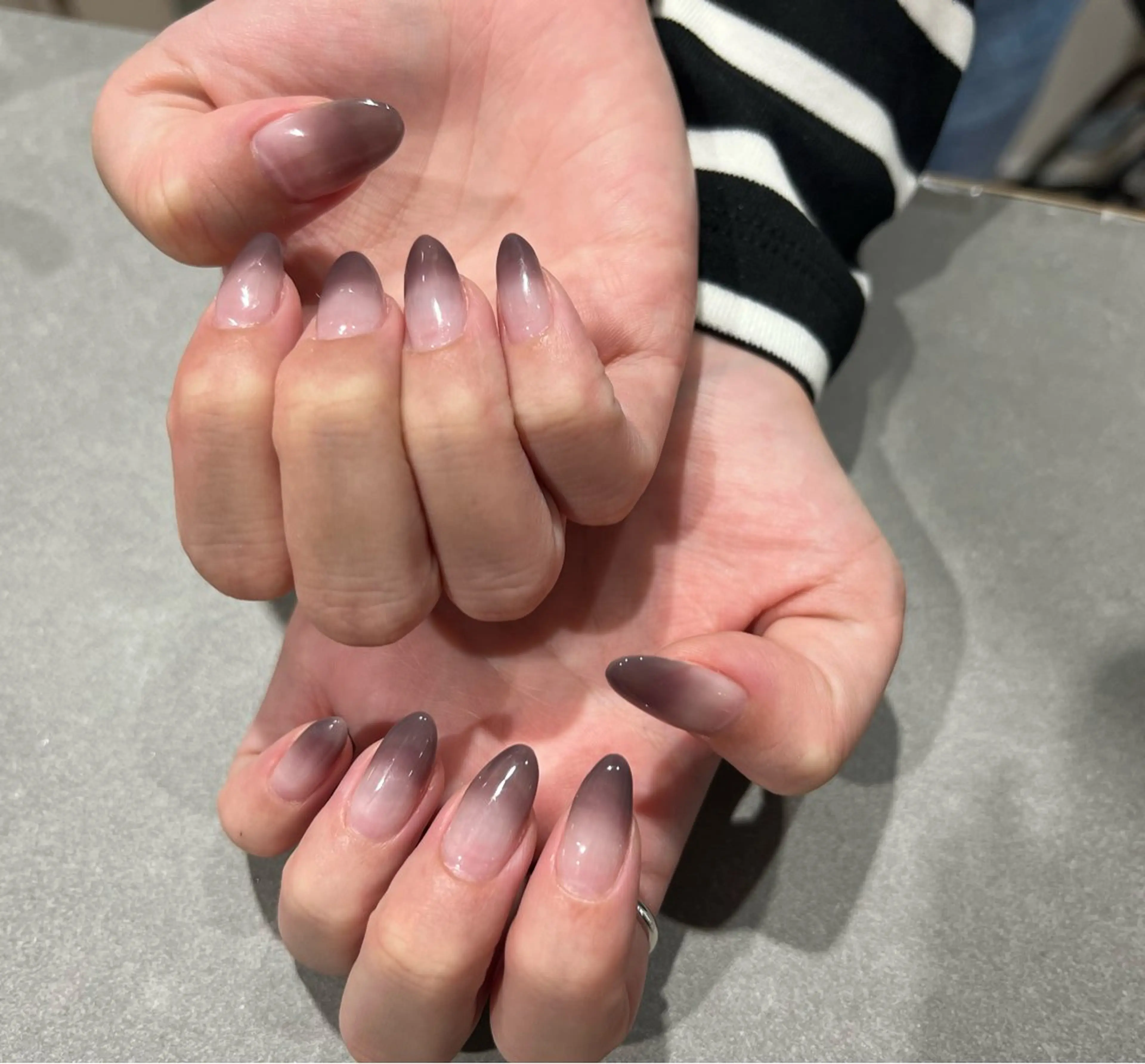 ネイル グラデーション ＆robe銀座 🪽tsuki🪽のネイルデザイン