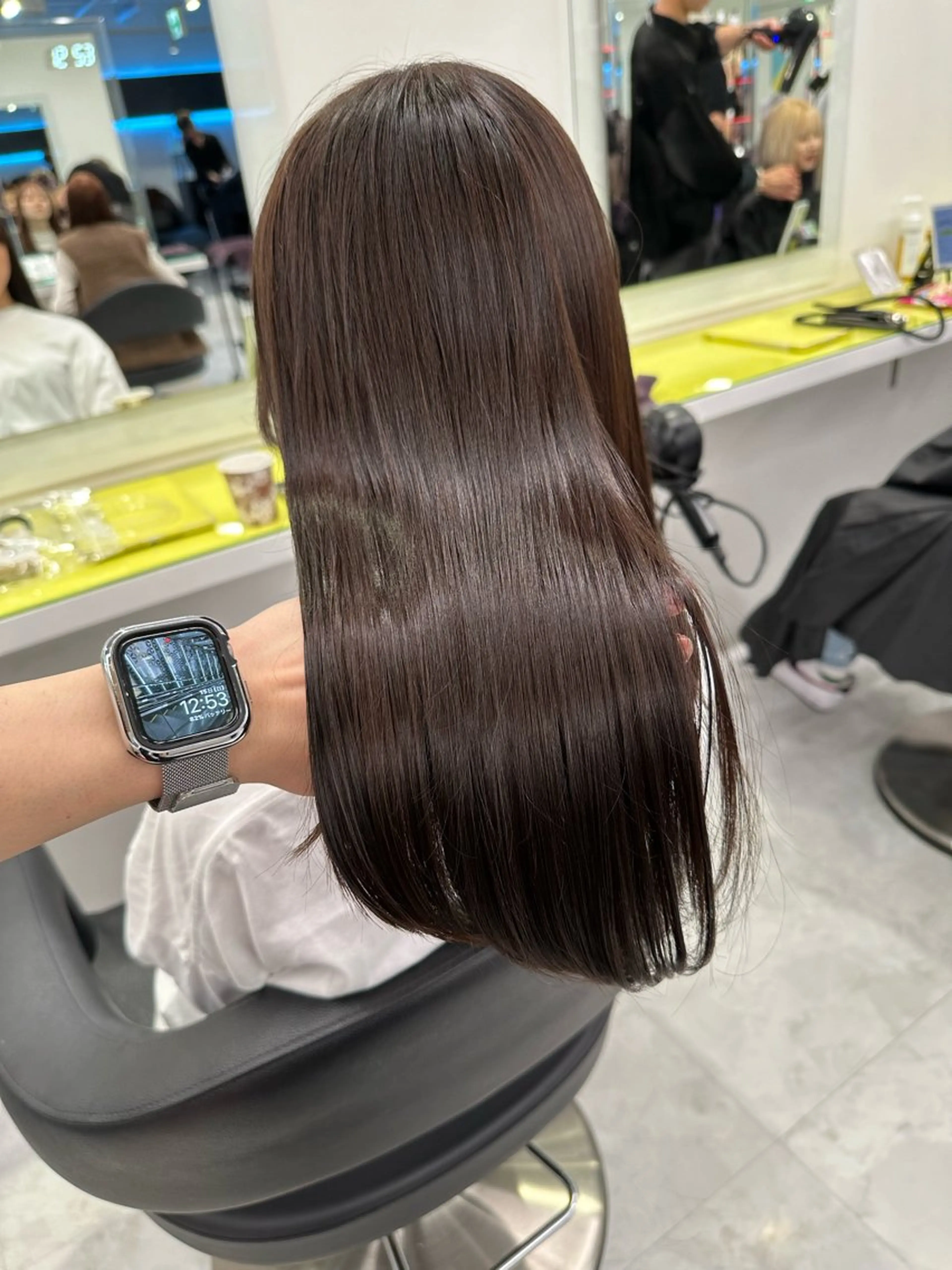 ロング カラー ヘアアレンジ 🌈艶カラー/ 韓国風レイヤーカットのヘアスタイル