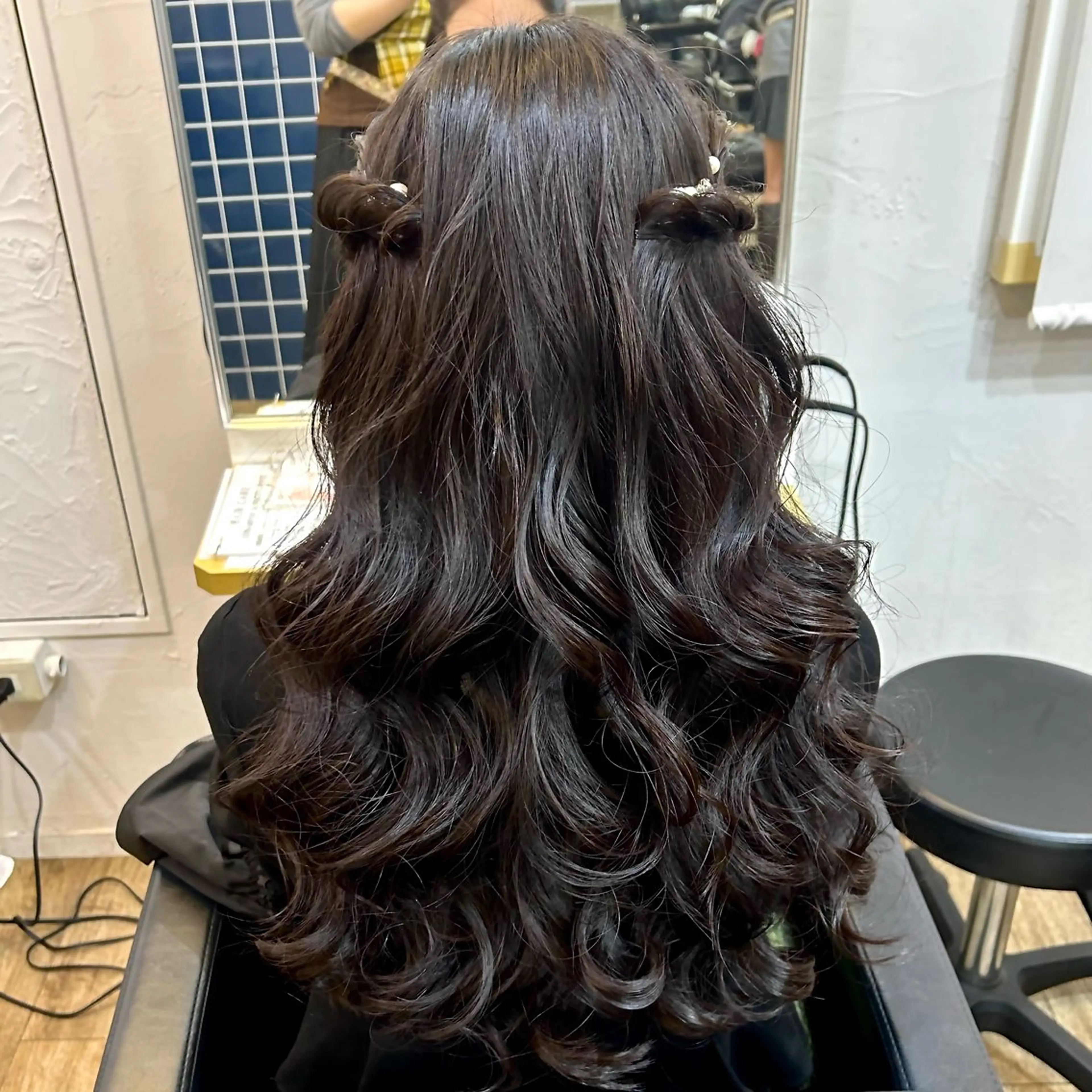 ロング ヘアアレンジ ボブ くびれヘア 顔周りカット 髪質改善 韓国風ヘア ヘアセット ブリーチなしベージュ /ヘアセット/ミユのヘアスタイル