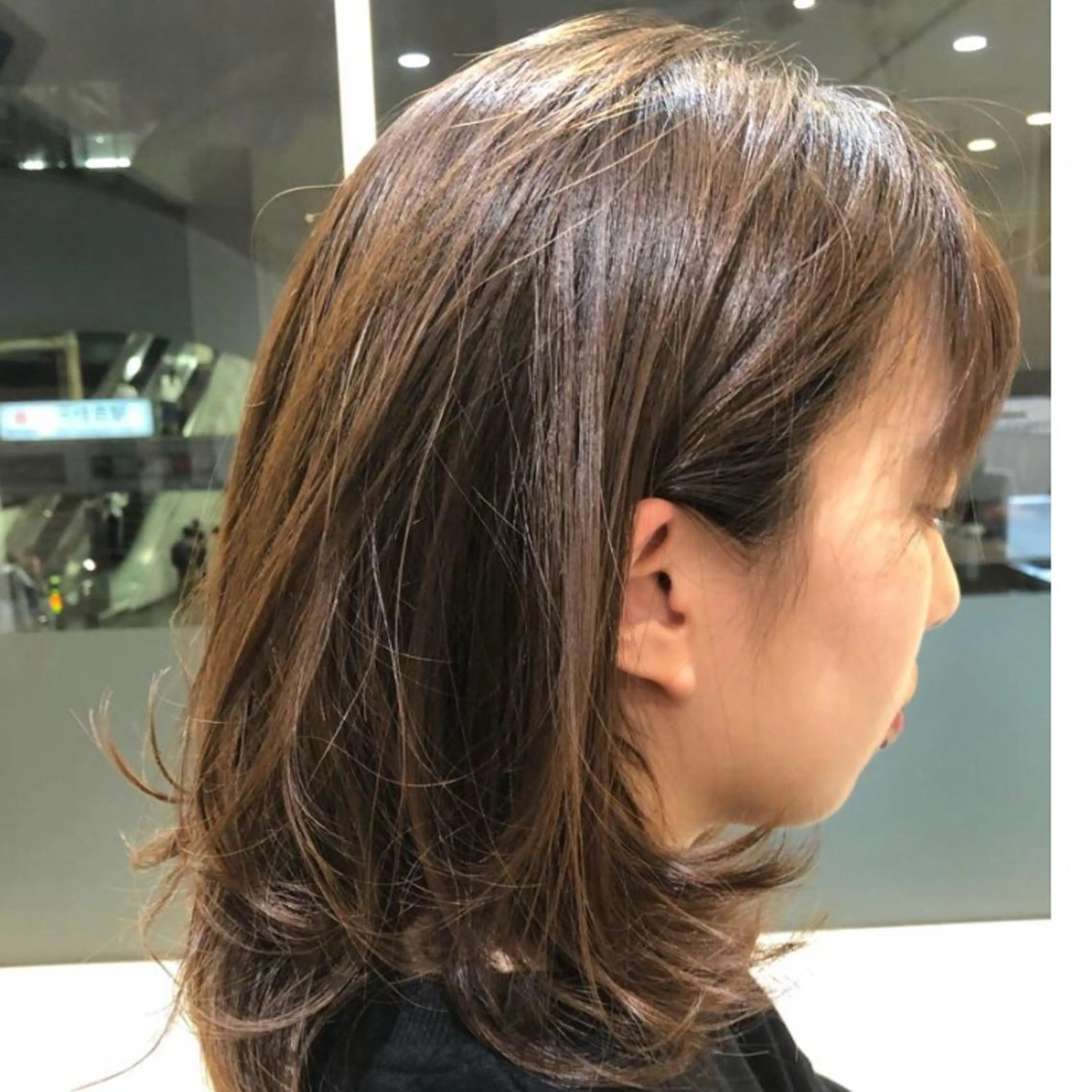 セミロング カジサ ケイコのヘアスタイル