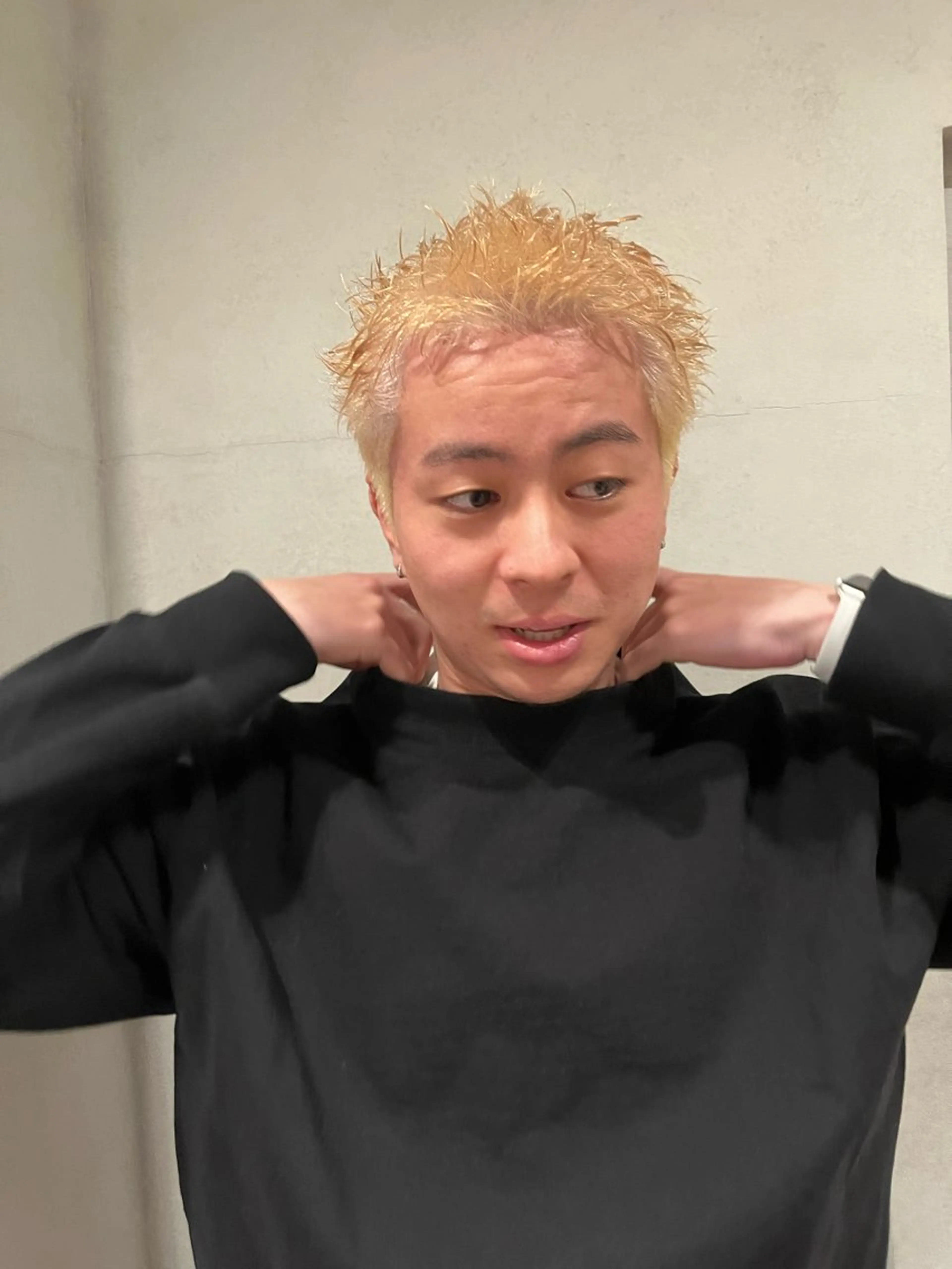 ショート カラー メンズ メンズブリーチ スパイキーショート ブリーチ ブロンド ホワイトブロンド CANAAN hair salon 表参道店所属・🌿‬ナチュラルヘア /パーマ/蒼真🍃のヘアスタイル