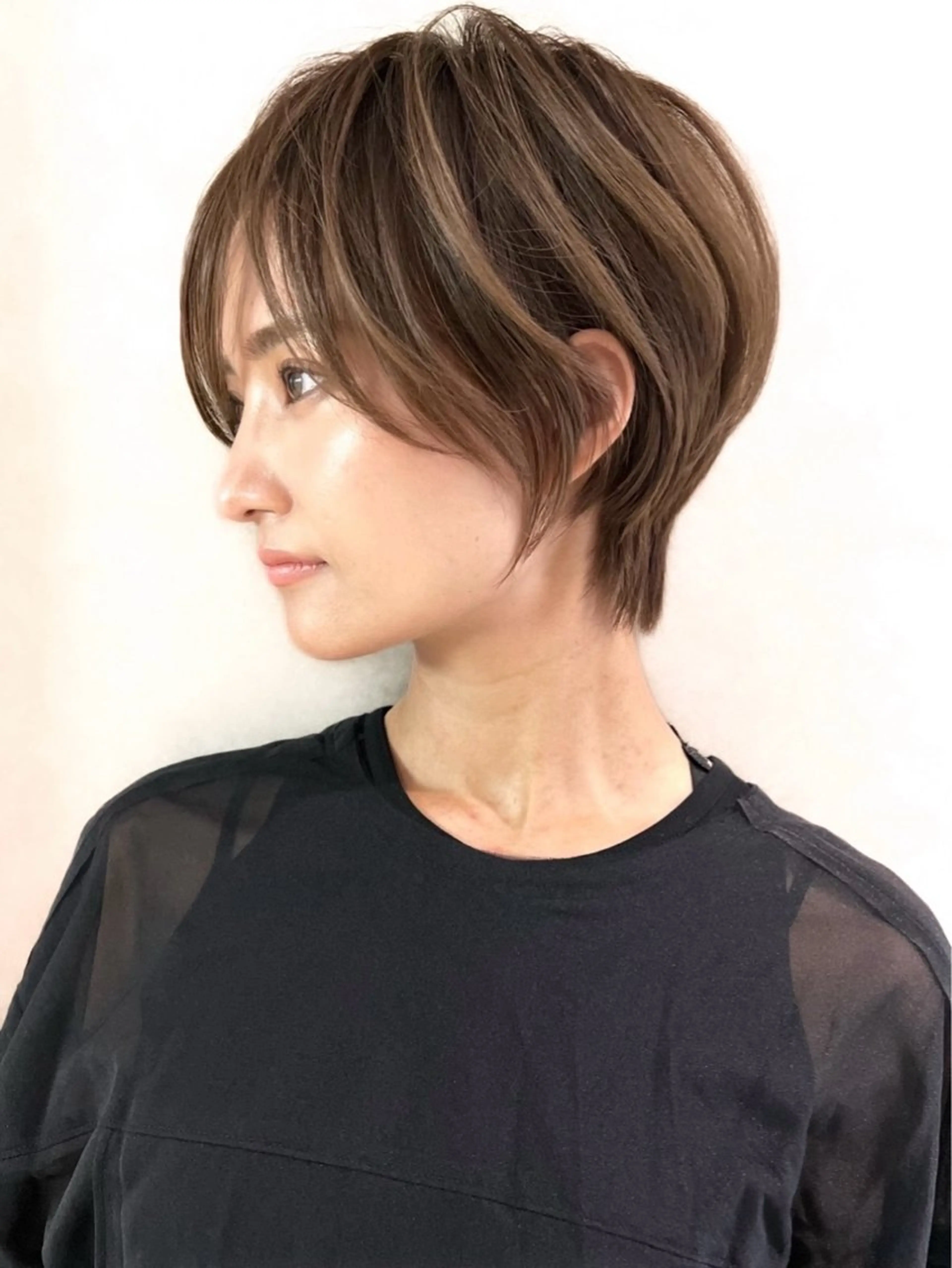 ショート カラー ハイライトカラー くびれヘア ハイライト ショートヘア ✨小顔顔まわり✨ サイトウ　アツキのヘアスタイル