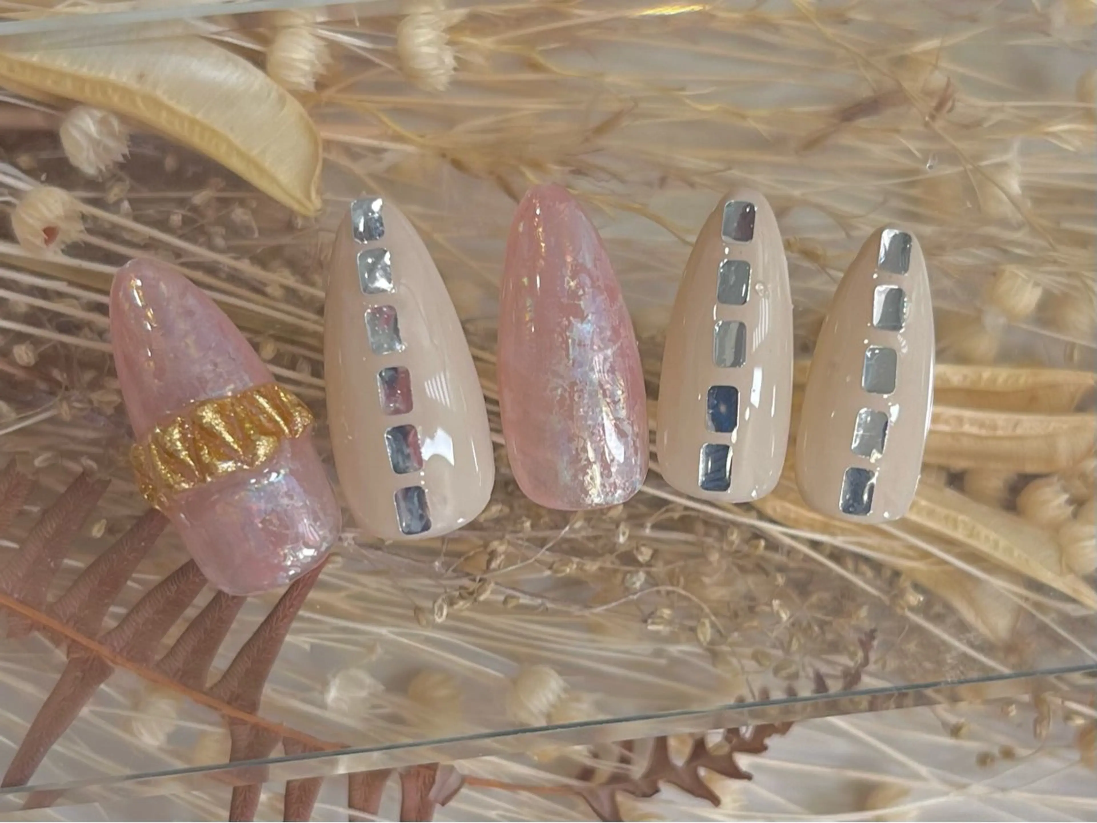 ネイル ホログラムネイル Queen nail所属・QUEEN ＮＡＩＬのネイルデザイン
