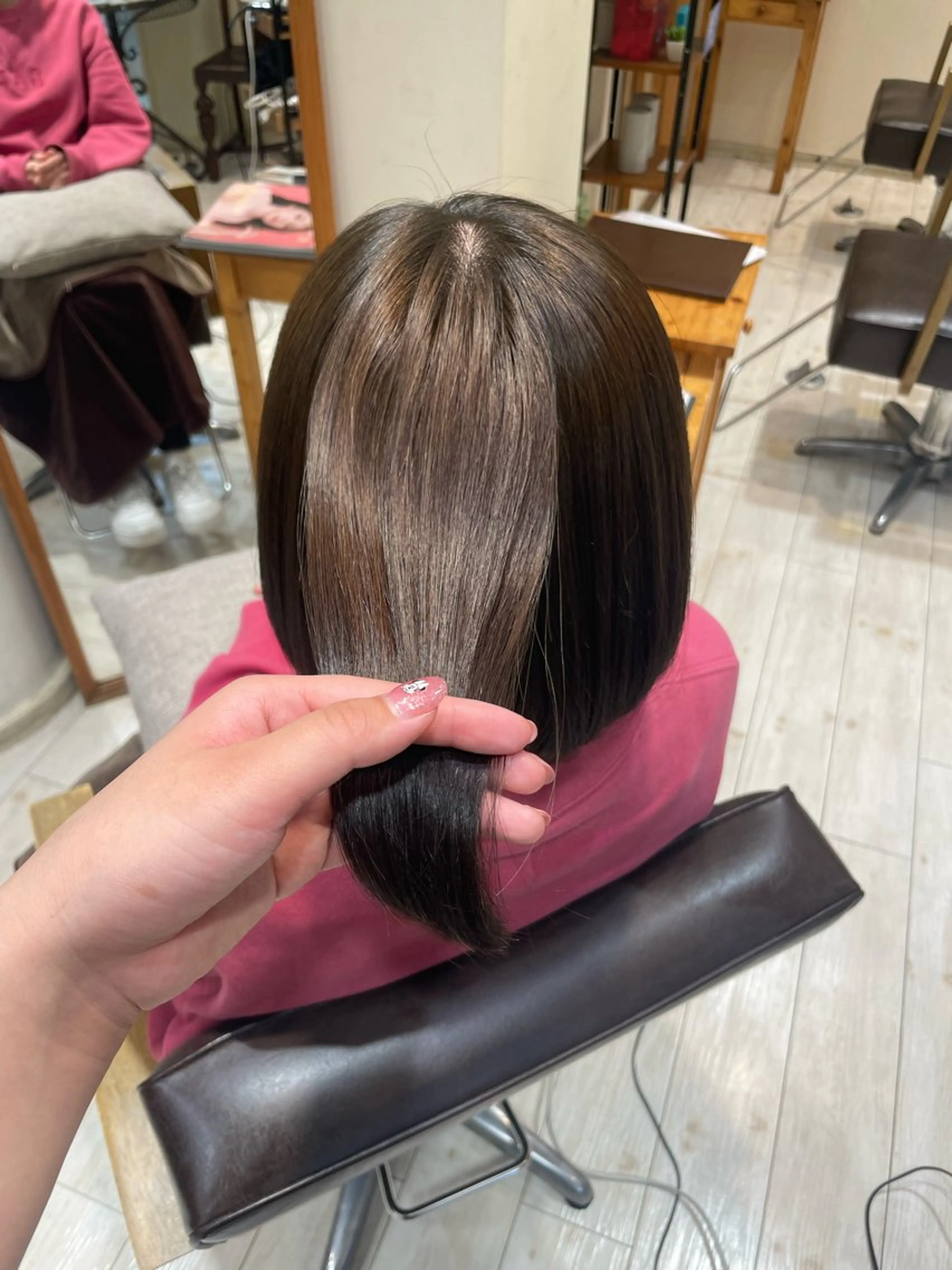 ショート ヘアカラー アレンジ🎀ツヤ髪✨ 北野亜優実‪🌱‬のマツエク・マツパデザイン