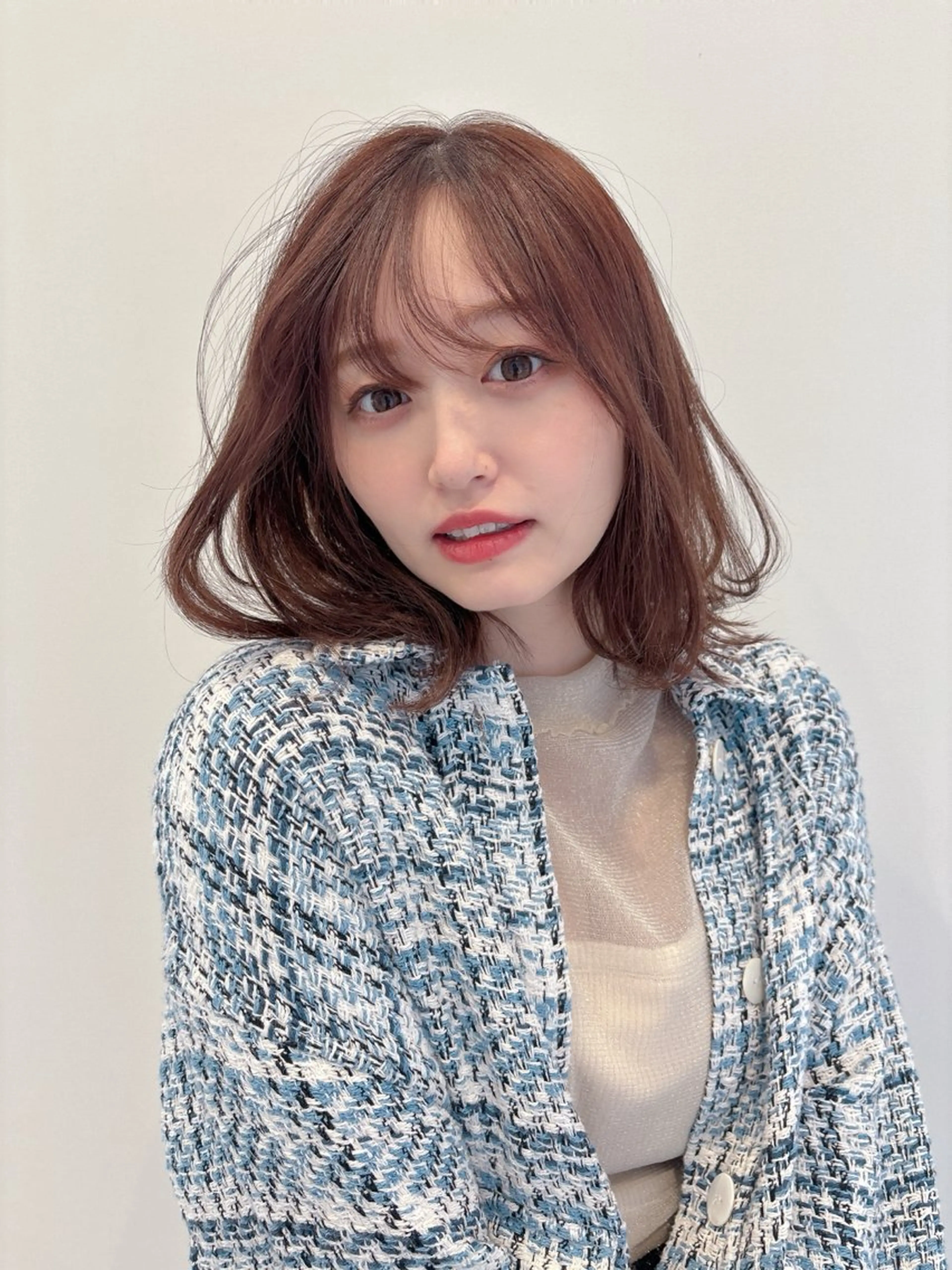 ミディアム くびれヘア 小顔カット カット 💐レイヤー/透明感 カラー💐智口彩香のヘアスタイル