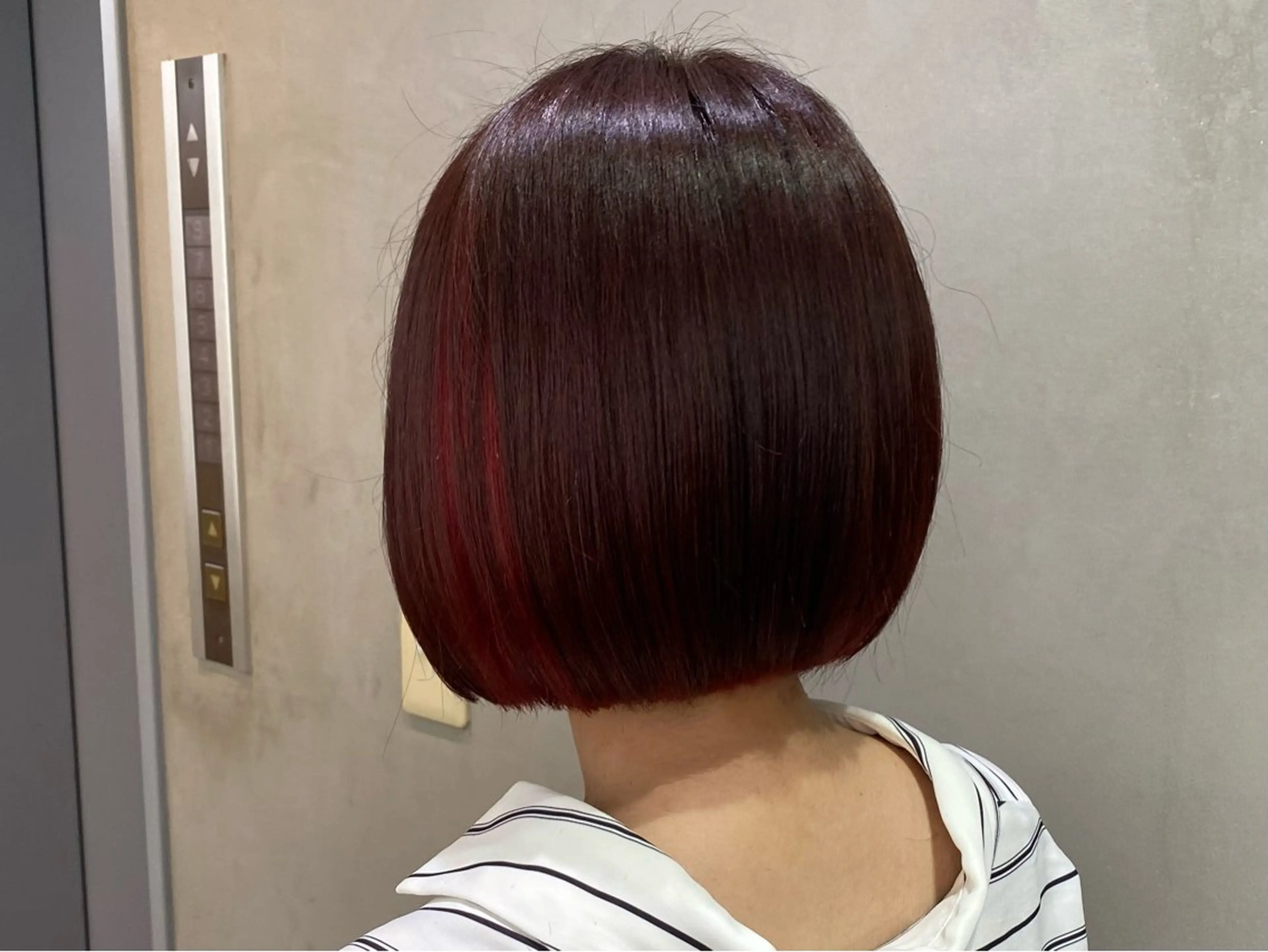 ショート カラー カット ヘアカラー トリートメント まとまるボブ🌼 アレンジ🌼鴨下穂香のヘアスタイル