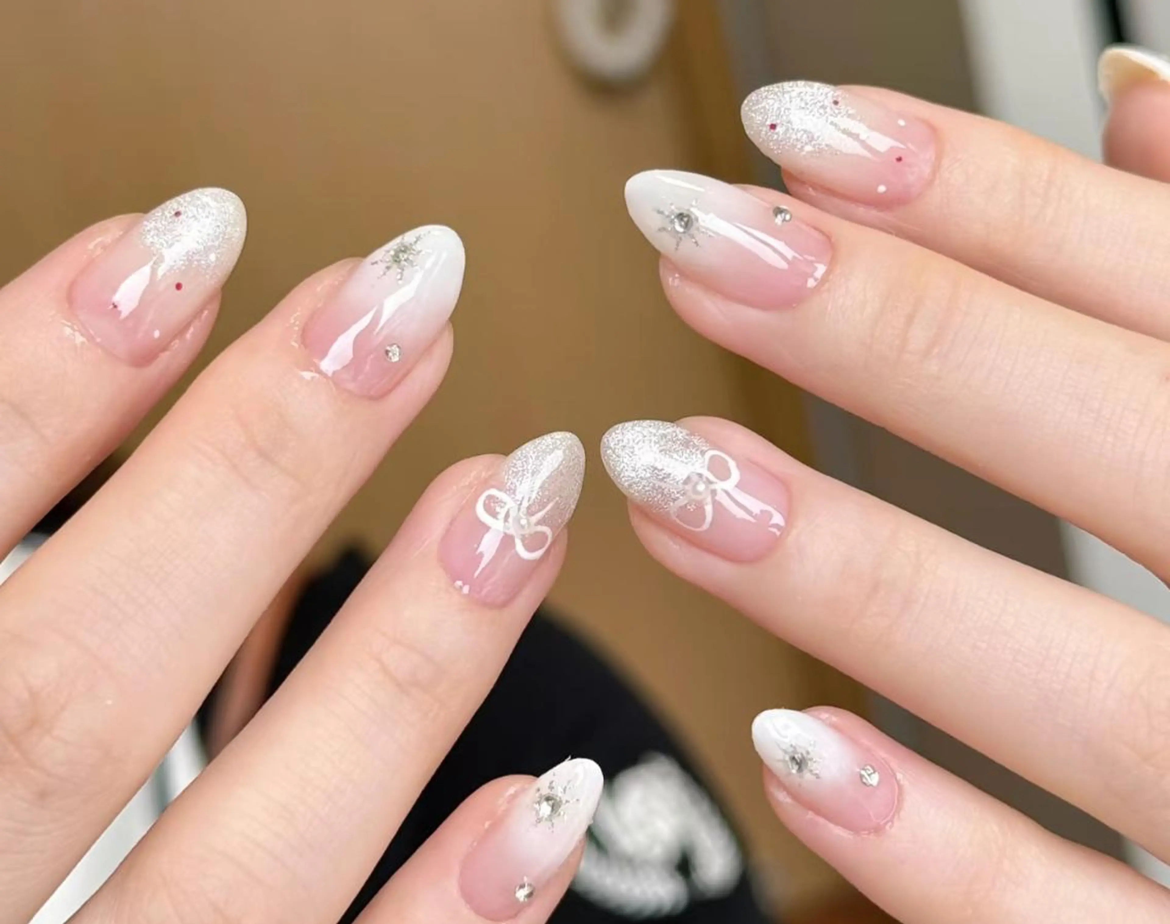ネイル ハンドネイル エ リのネイルデザイン