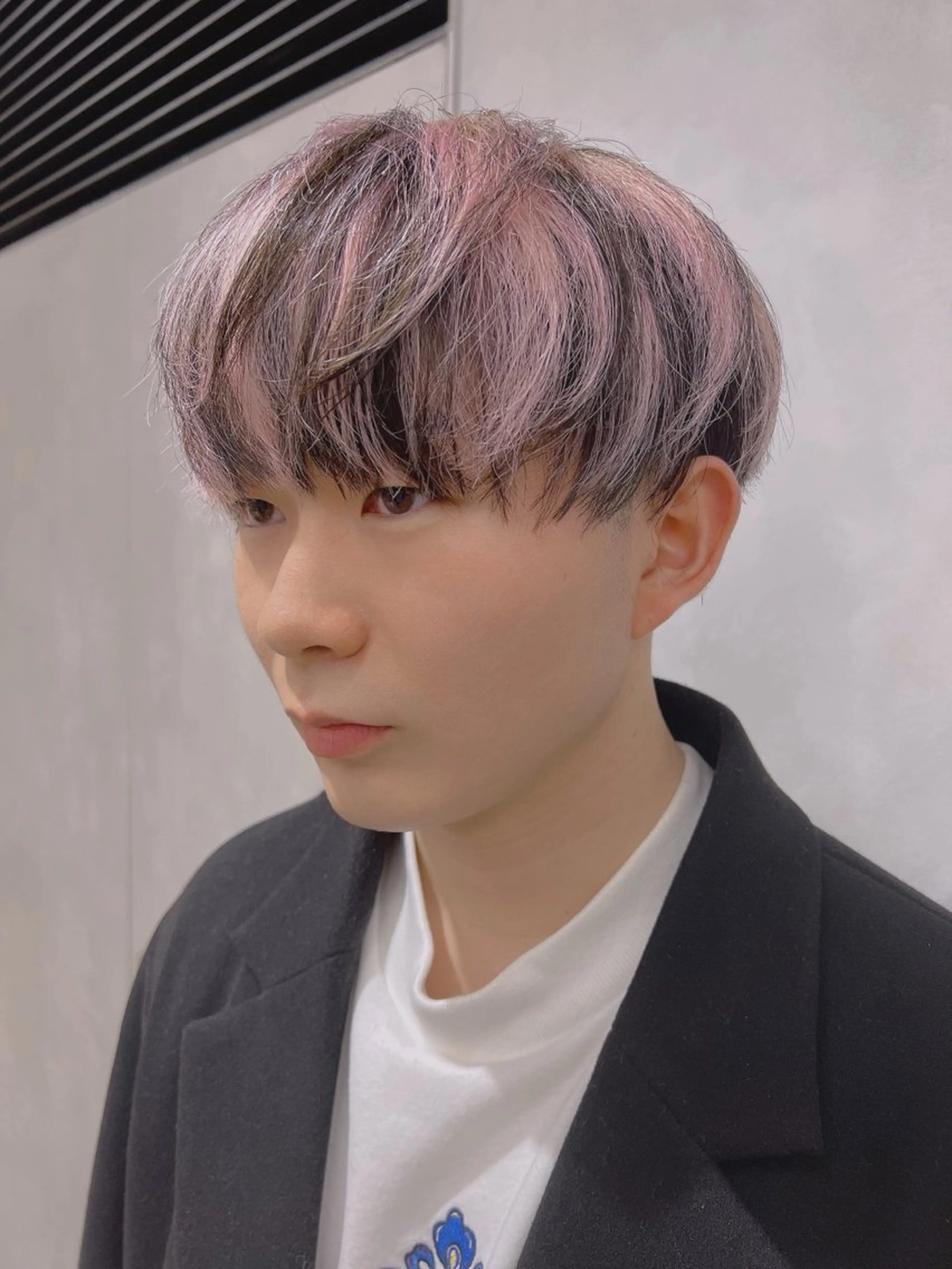 カラー カラースペシャリスト ・齊藤 羽瑠輝のヘアスタイル