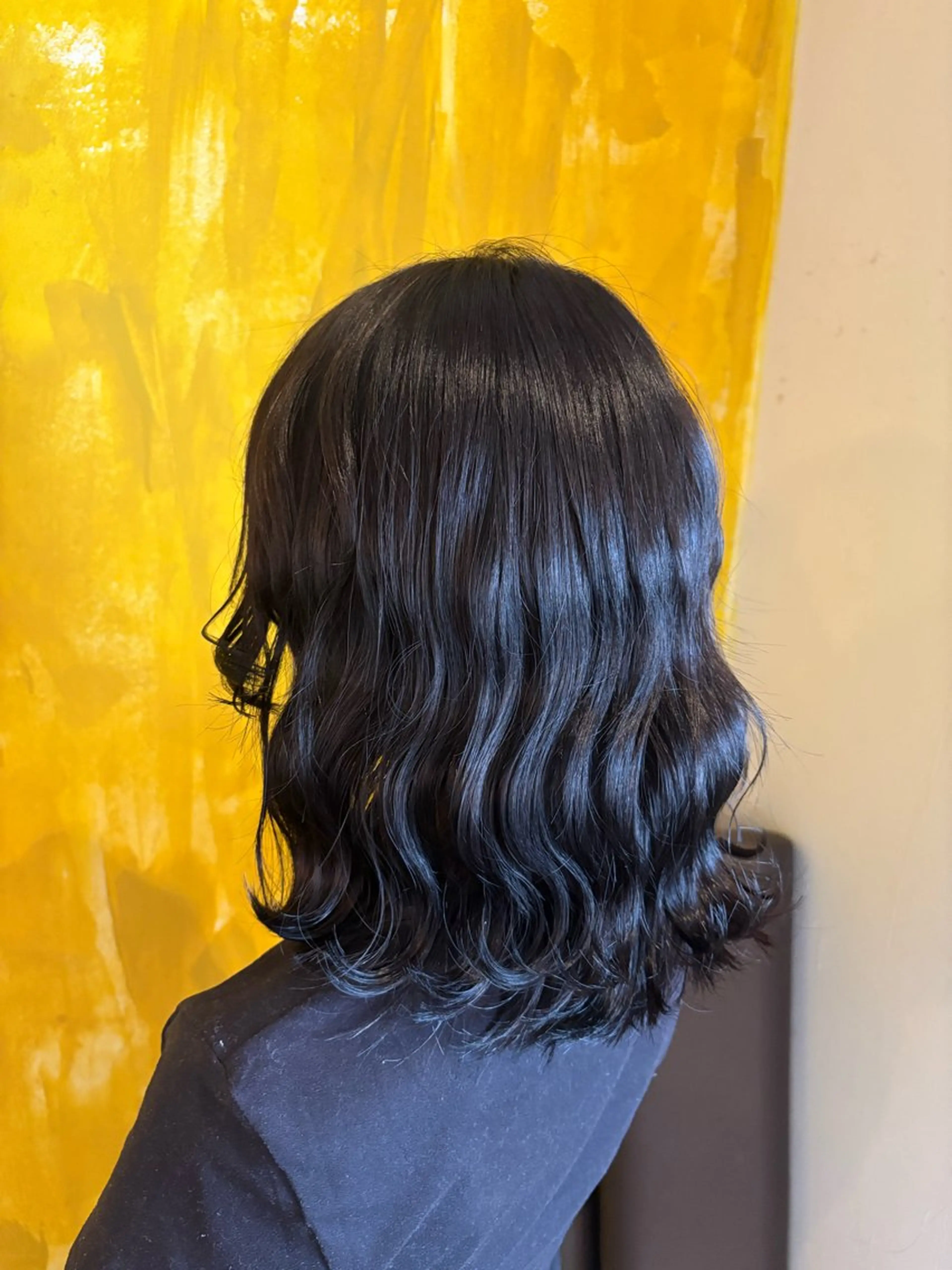 カラー 関 明日花のヘアスタイル