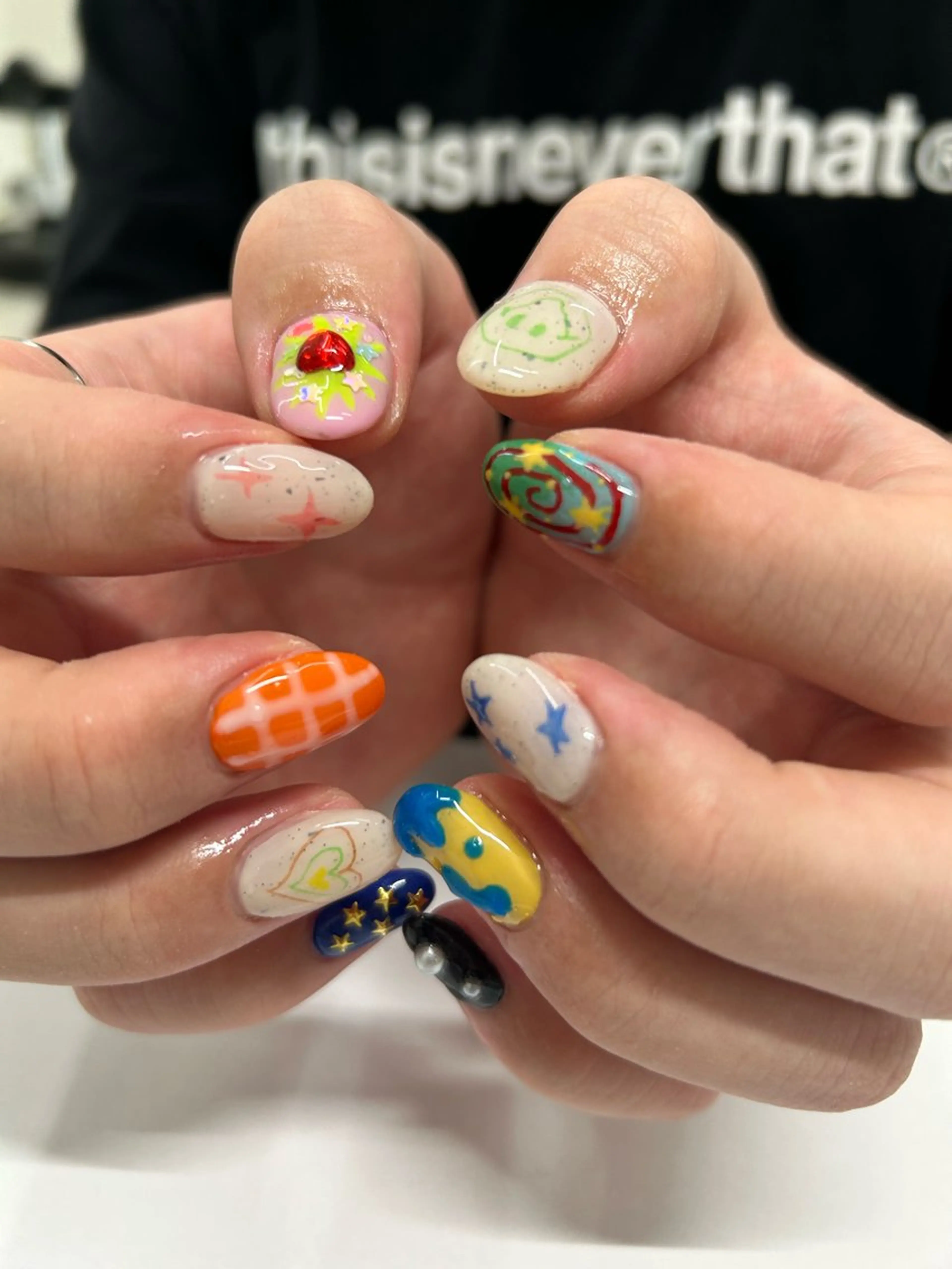 ネイル ハンドネイル プライベートネイルサロンone nail所属・one nail 【カラフル/個性派】のネイルデザイン