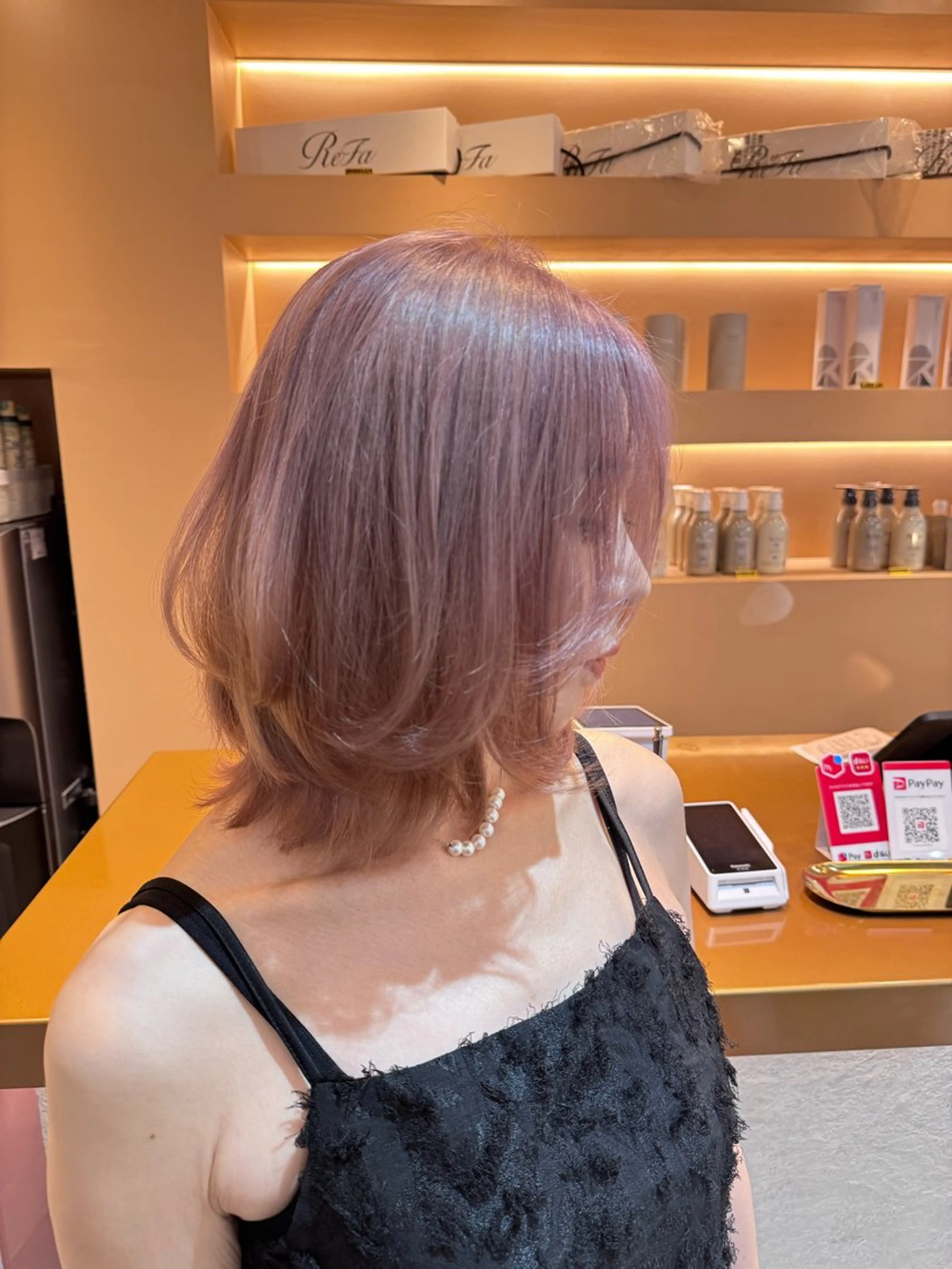 ミディアム カラー カット ヘアカラー トリートメント ブリーチ/バレイヤー ジュ/シャドウルーツのヘアスタイル