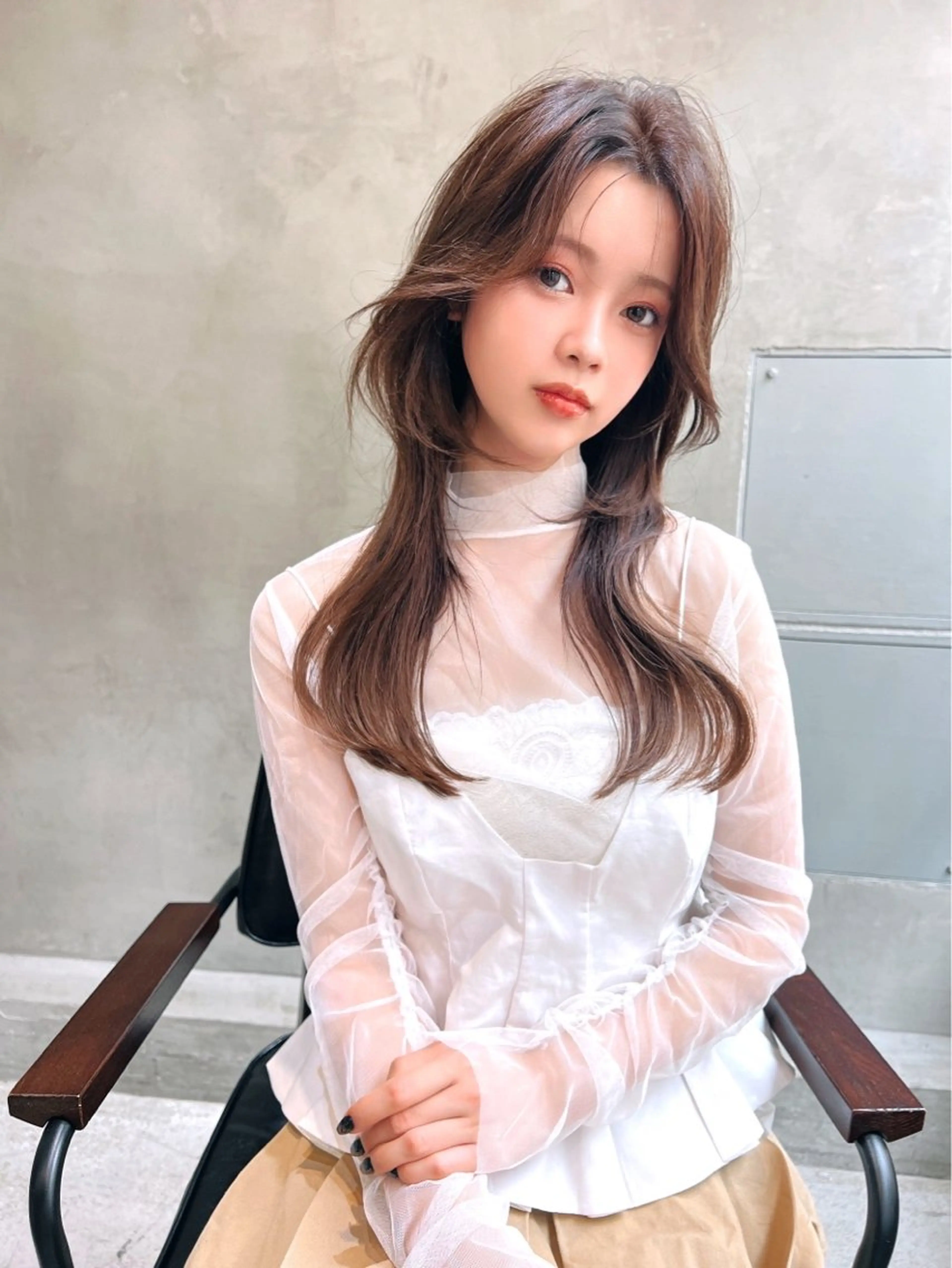 ロング カラー ベージュカラー MUSASHI ブリーチカラー◎のヘアスタイル
