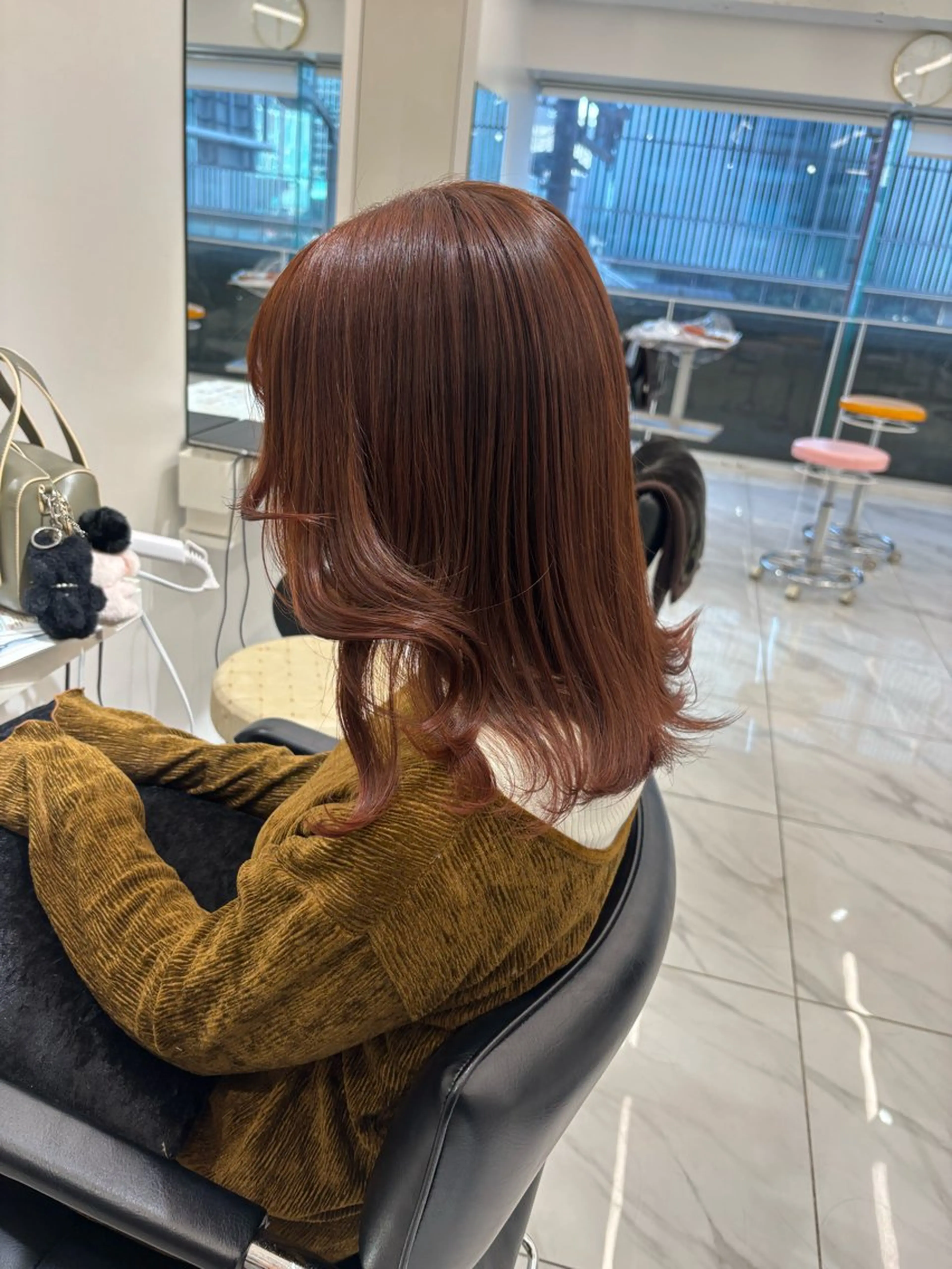 ミディアム カラー ブリーチ ブラウンカラー ダブルカラー ブリーチなしカラー オレンジ ヘアカラー レイヤー/ハイトーン 渋谷/Satsukiのヘアスタイル