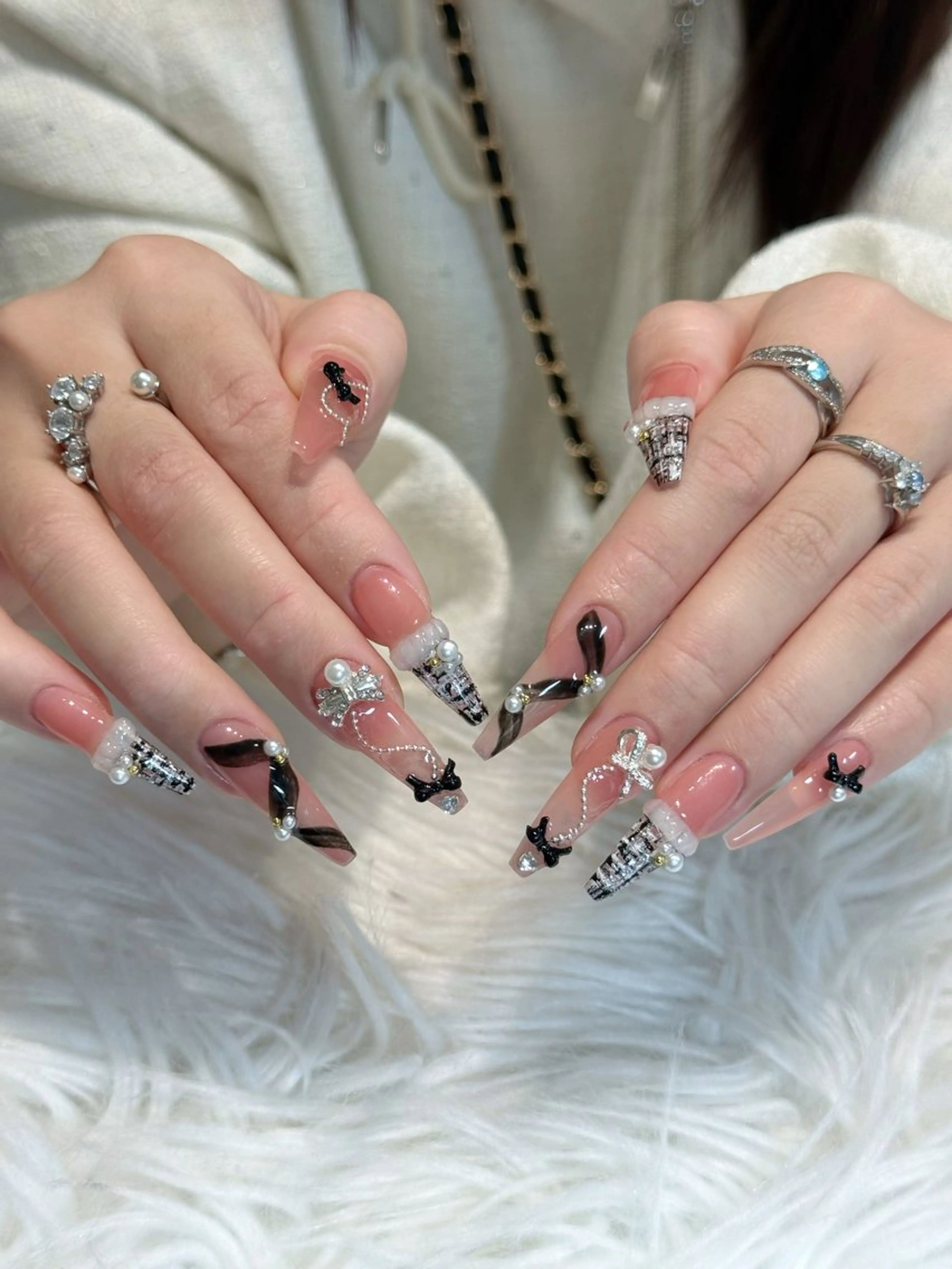 ネイル ボルドー ブラウン チークネイル ドット フットネイル ハンドネイル Julli NailStudioのネイルデザイン