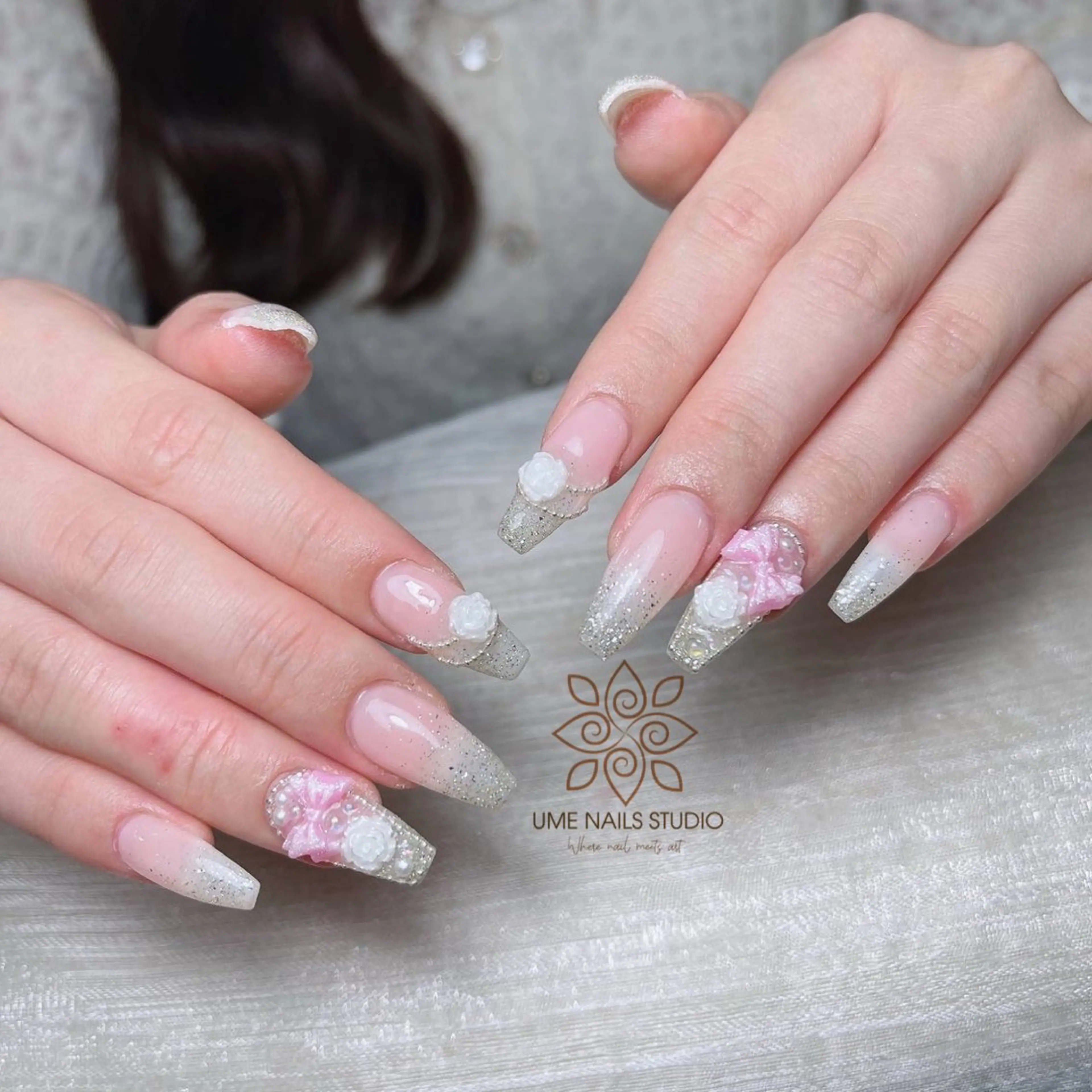 ネイル チークネイル クリアネイル ガーリー キラキラネイル 韓国ネイル ハンドネイル Ume Nail Studioのネイルデザイン