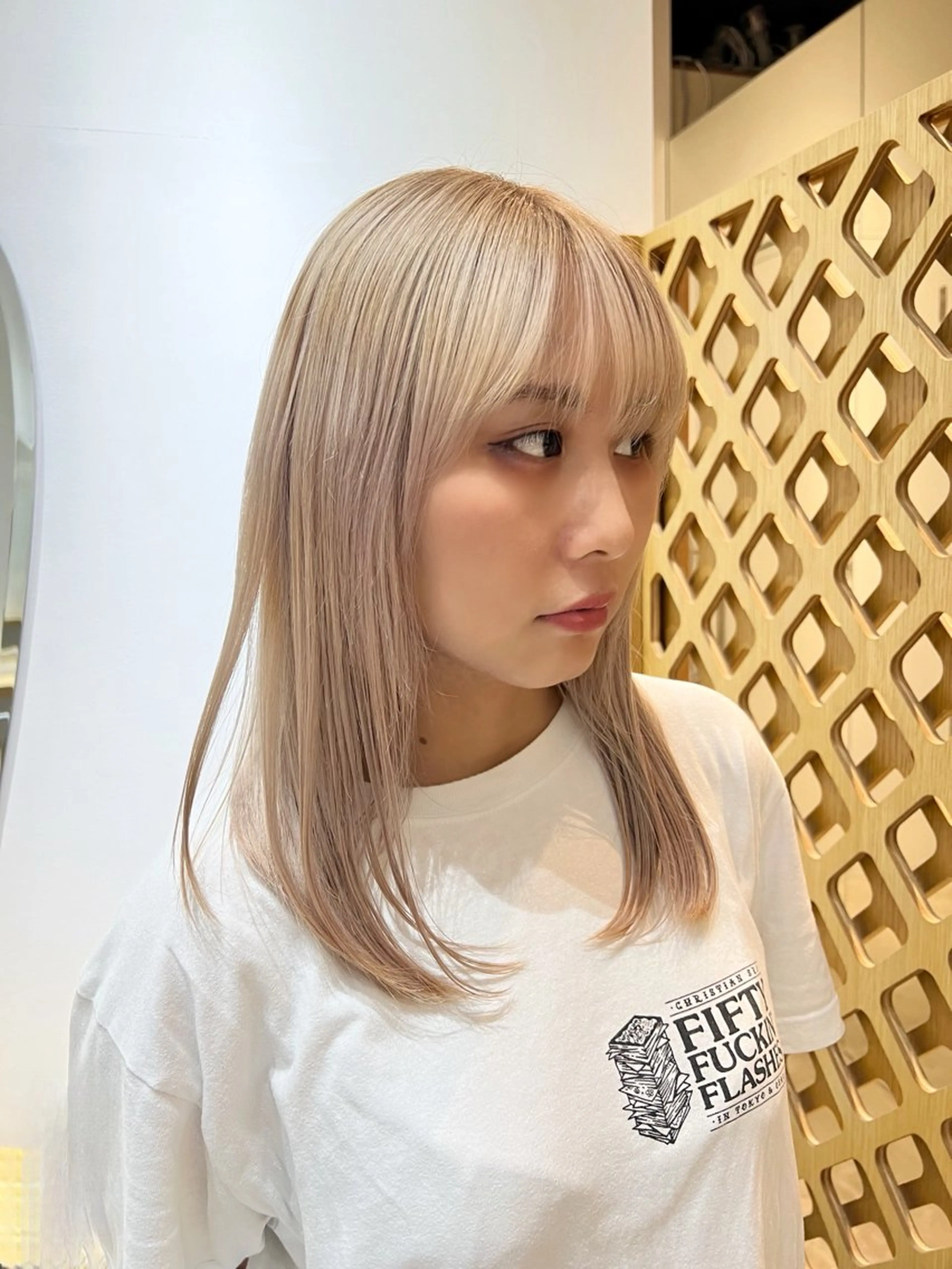 セミロング ヘアカラー トリートメント 色落ち可愛い艶ハイト ーン🧊AZUKIのヘアスタイル