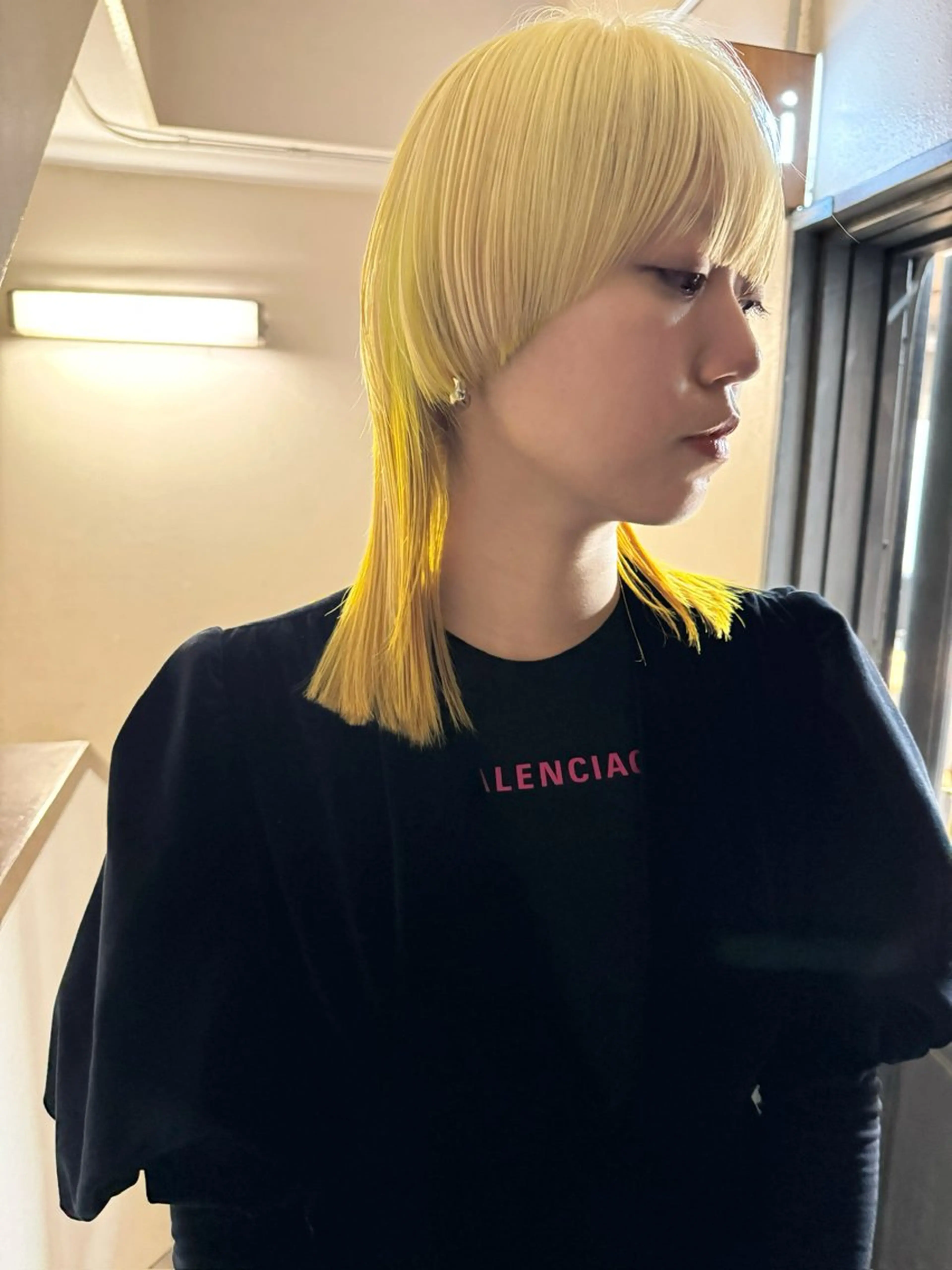 ミディアム カラー ヘアアレンジ ブロンド イエローカラー カット ヘアカラー トリートメント 丸山渉/パーマ エフェクトブリーチのヘアスタイル