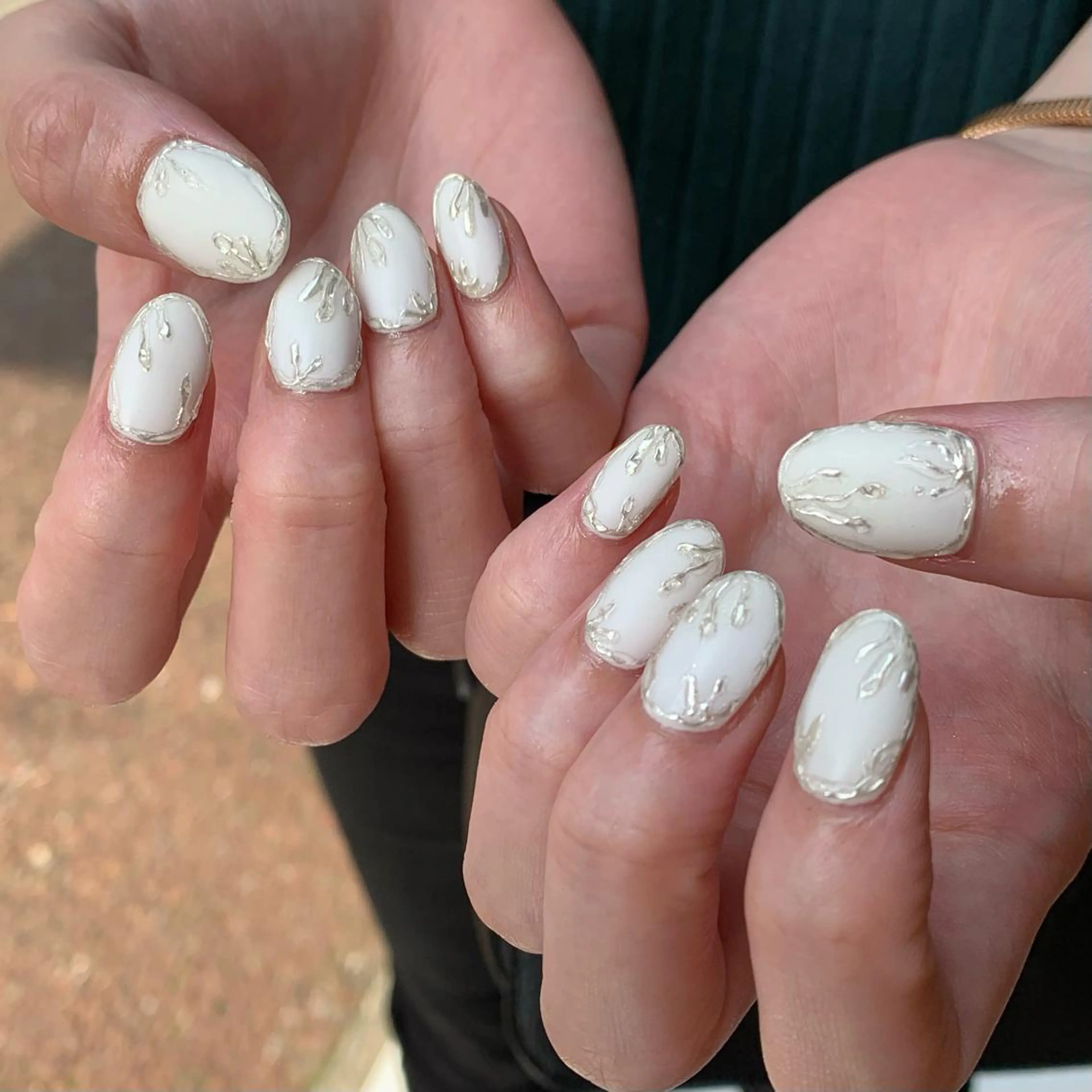 ネイル マットネイル ホワイト ハンドネイル 鈴木 まゆのネイルデザイン