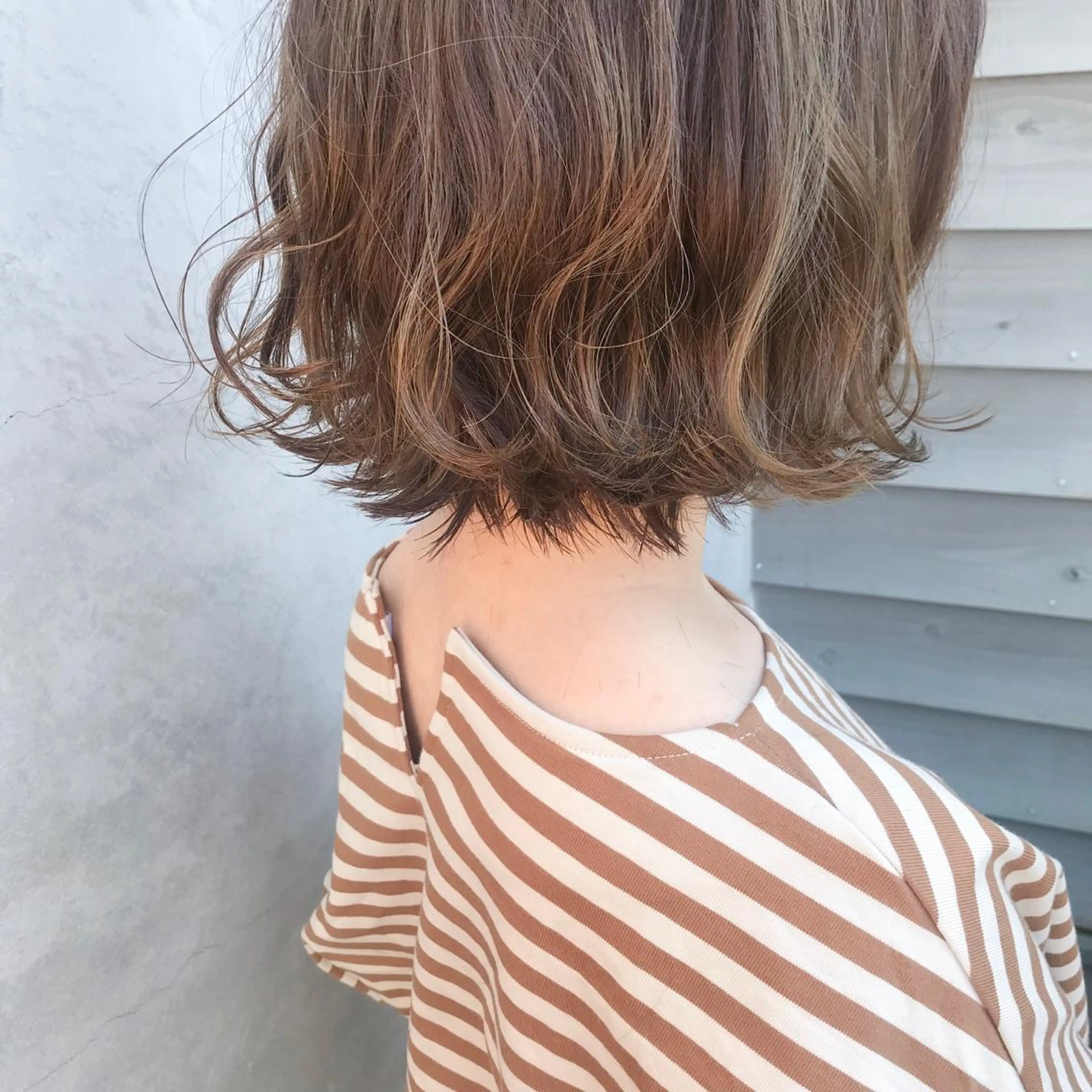 ミディアム カラー botan KOZUEのヘアスタイル