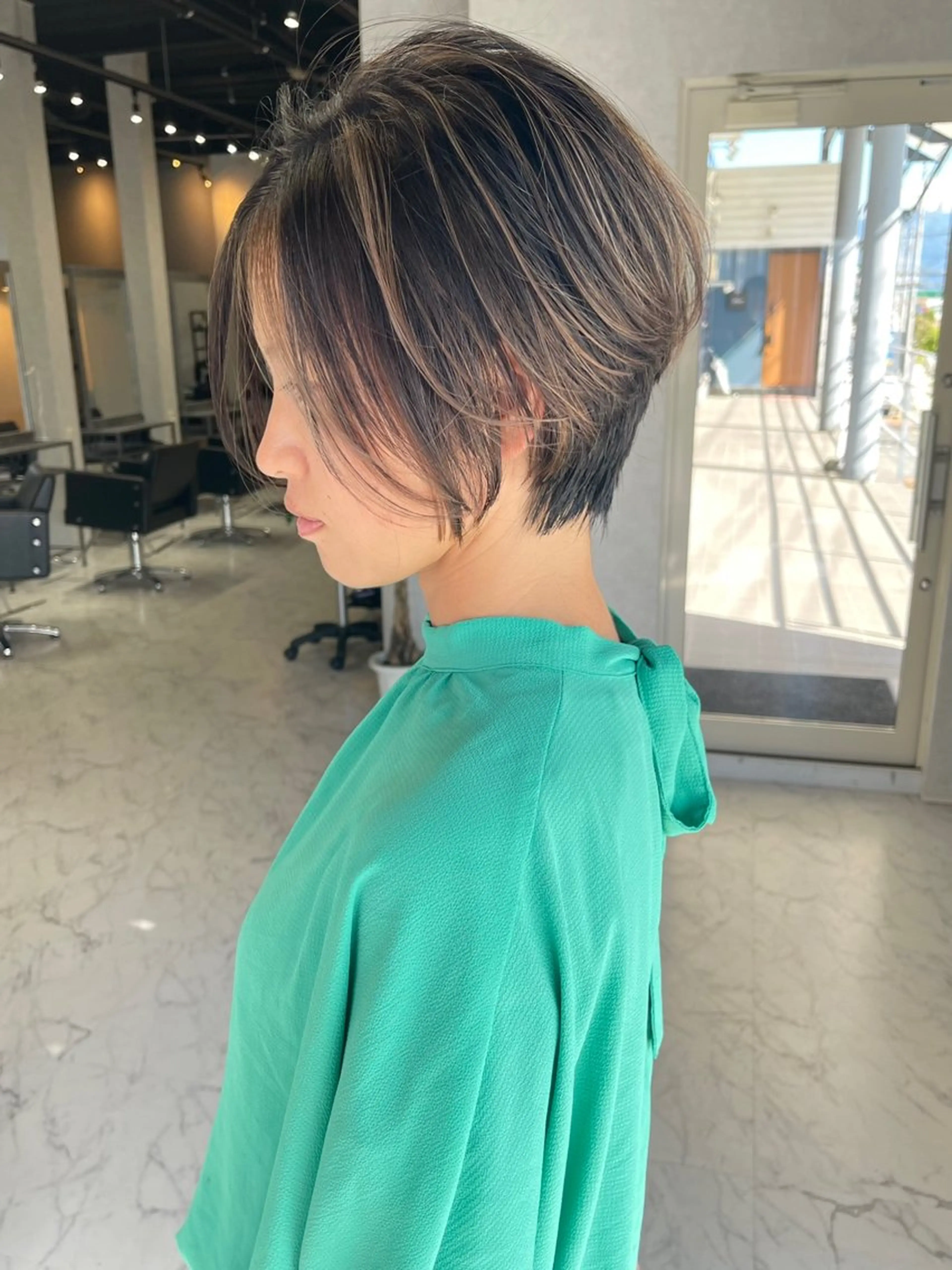 ショート カラー ヘアアレンジ バレイヤージュ デザインカラー ハイライトカラー 外国人風カラー ハイライト カット ヘアカラー トリートメント アンドウ ユウ/ レイヤーカット/韓国のヘアスタイル