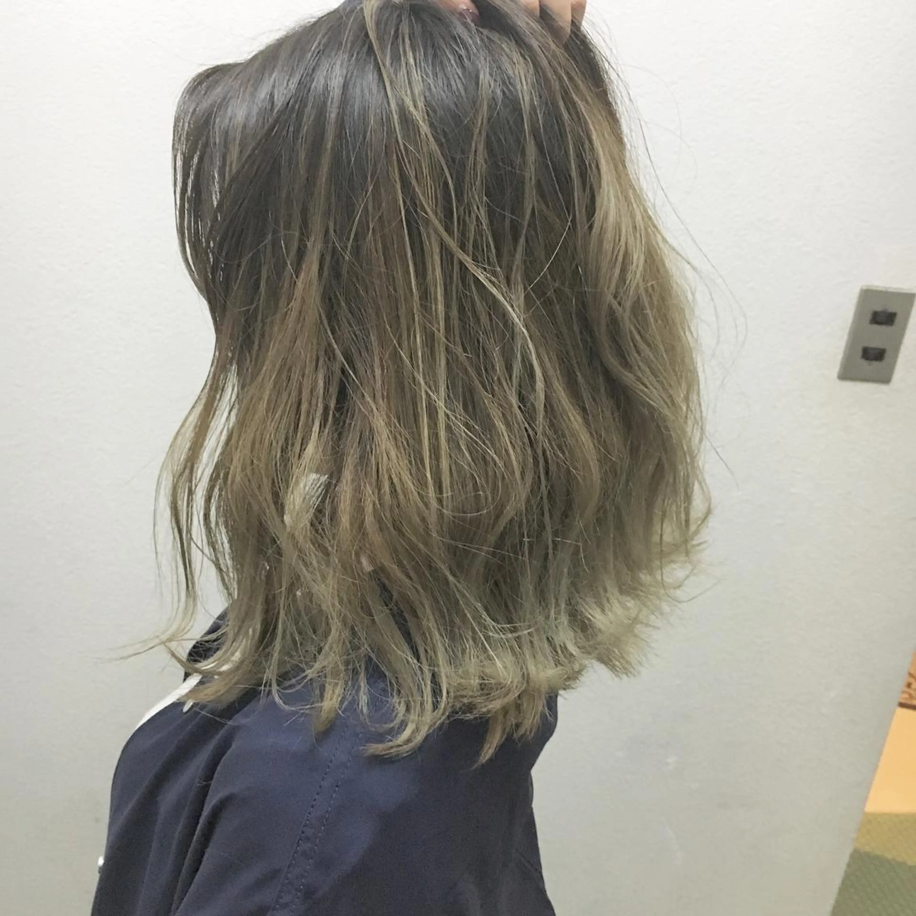 ミディアム カラー ハイライトカラー ハイライト JIL BLAN 京都のヘアスタイル