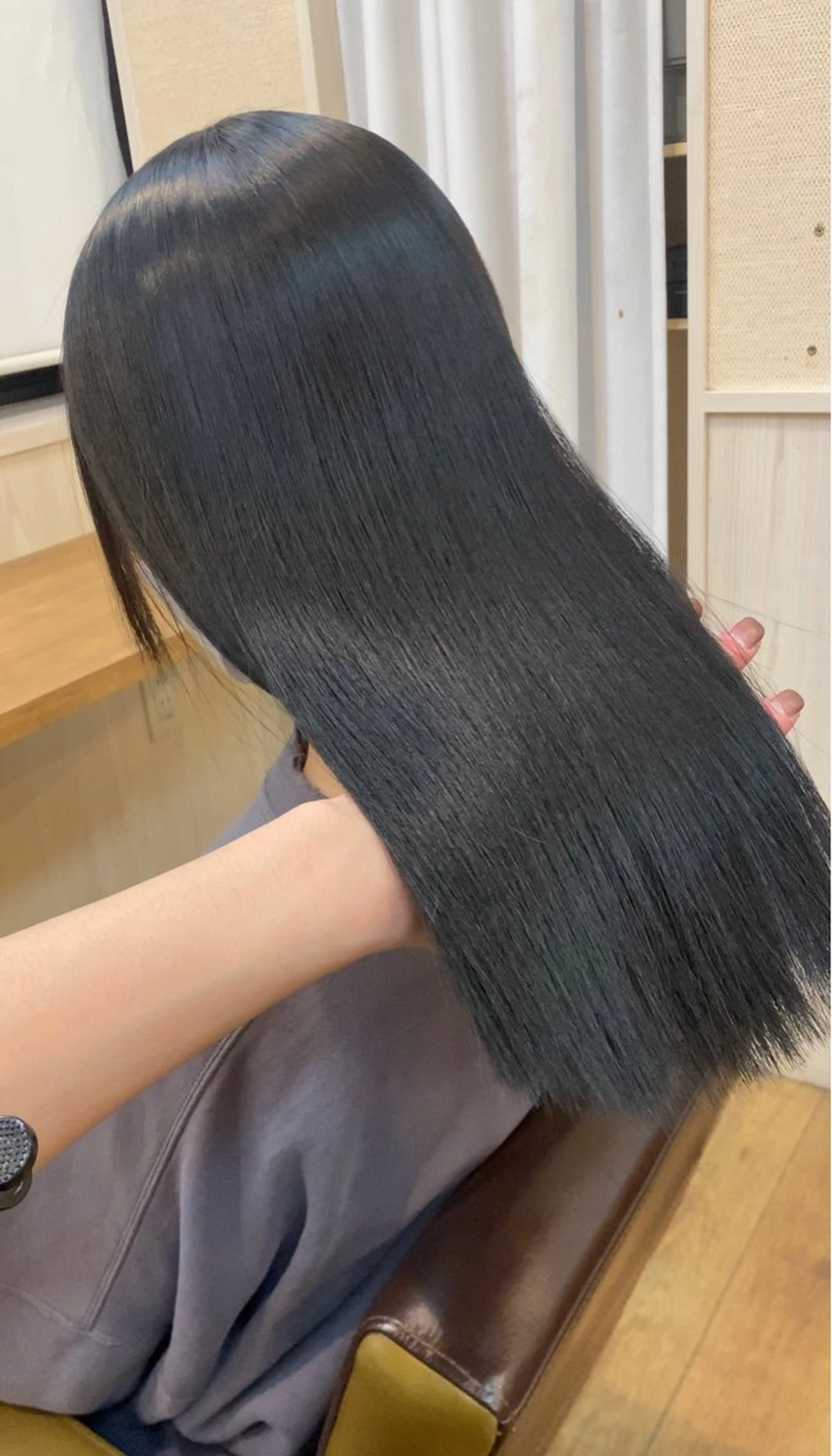 ミディアム カット ヘアカラー トリートメント NUMBER 天王寺YUYAのヘアスタイル
