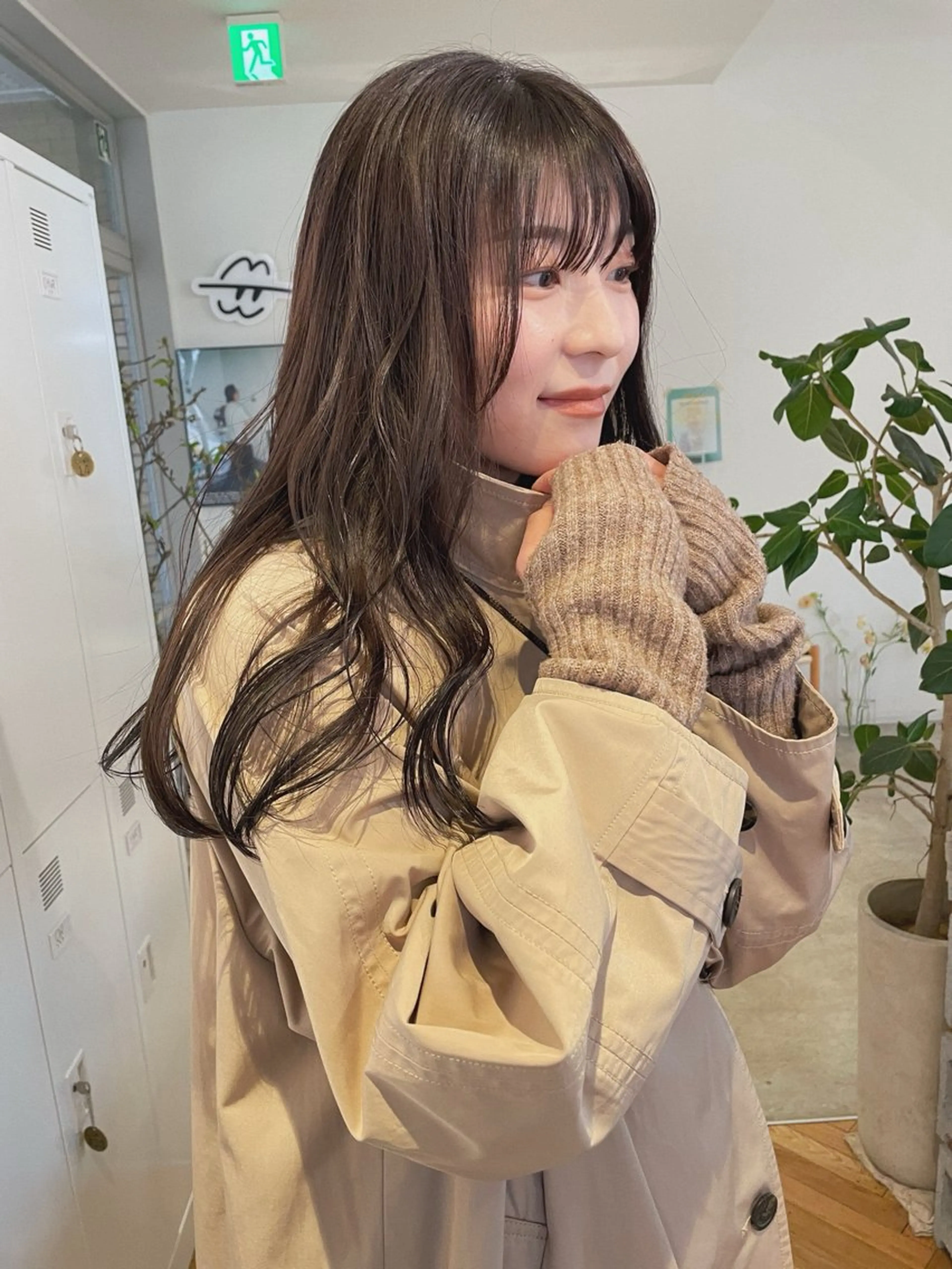 ロング カラー ベージュカラー ロング カット ヘアカラー トリートメント _ yumeのヘアスタイル