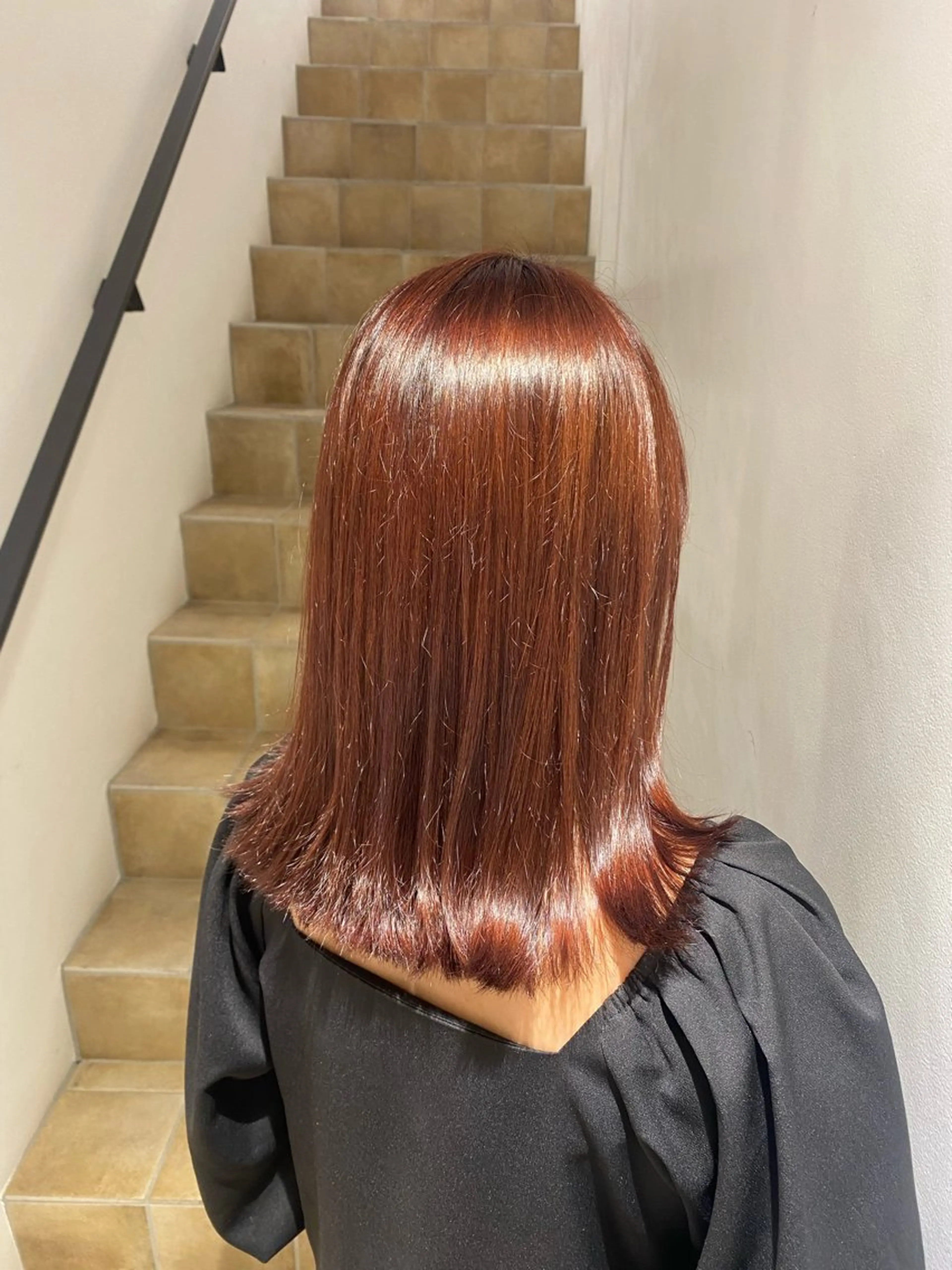 ミディアム カラー ブリーチ ブリーチなしカラー レッドカラー BUZZ 自由が丘所属・niimi rimuのヘアスタイル