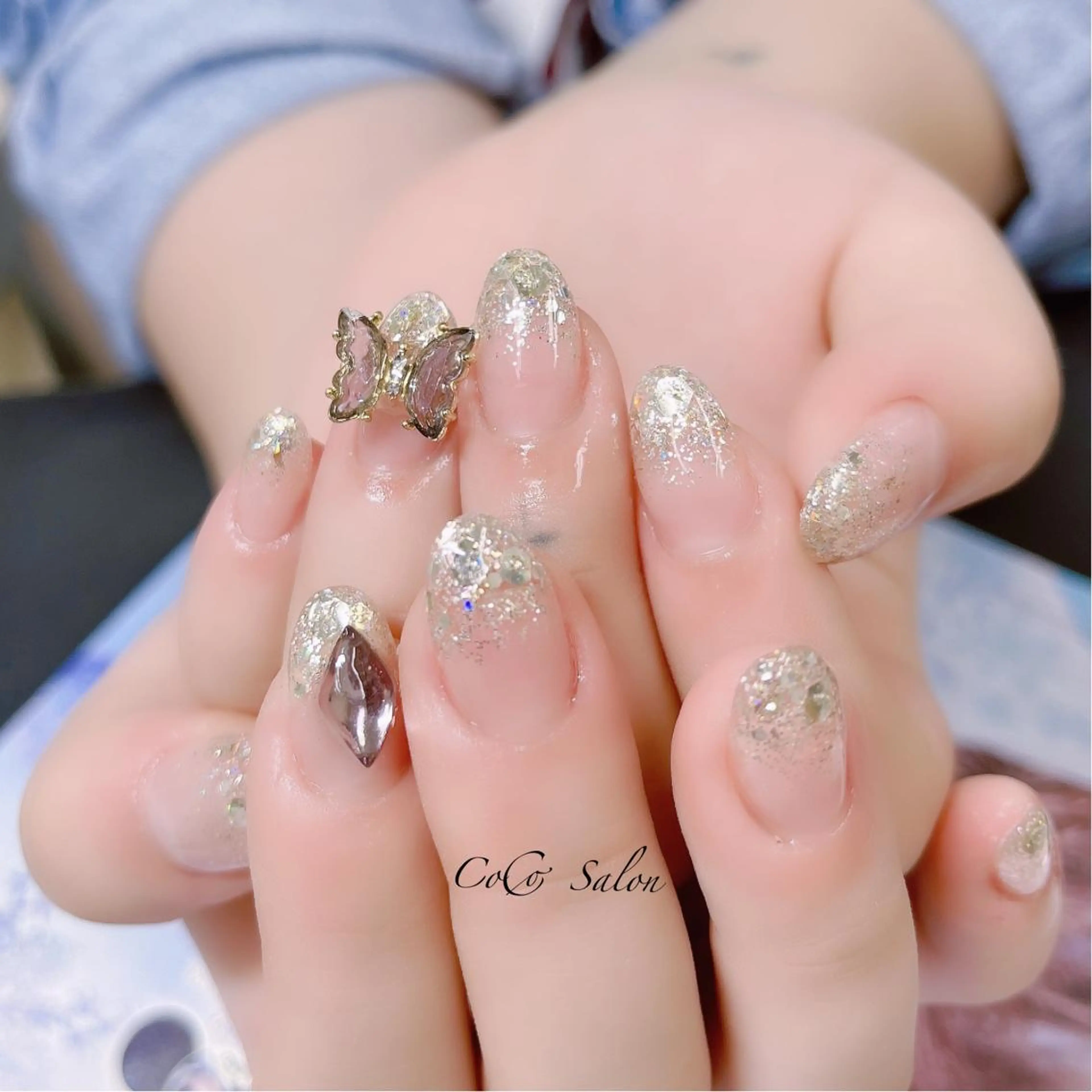 ネイル 長さ出し ジェルネイル グラデーション ホログラムネイル ラメ(グリッター) ハンドネイル CoCoSalon ネイル/まつ毛予約のネイルデザイン