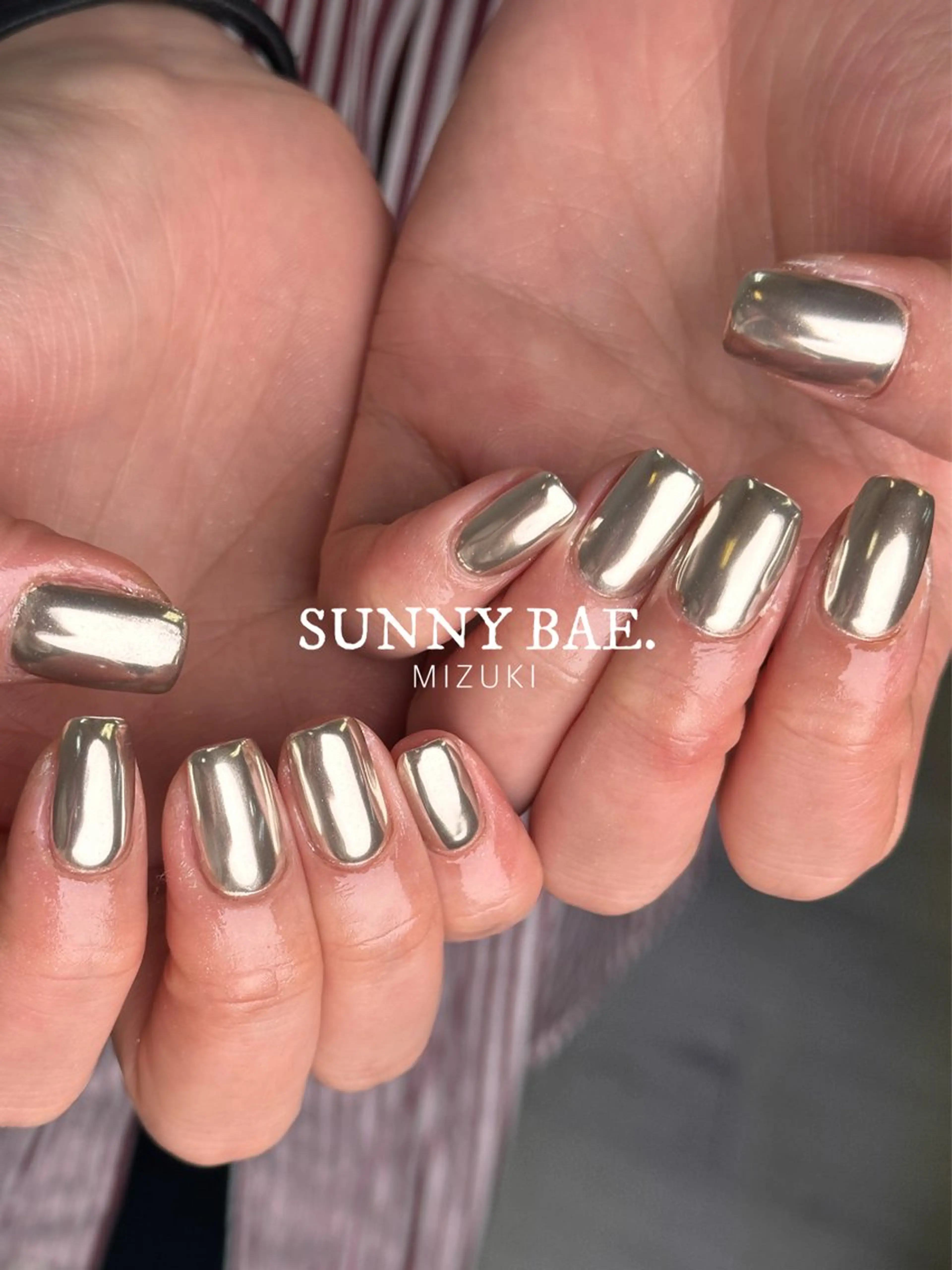 ネイル ミラーネイル ワンカラーネイル シルバー ハンドネイル SUNNY BAE. 🌼MIZUKIのネイルデザイン