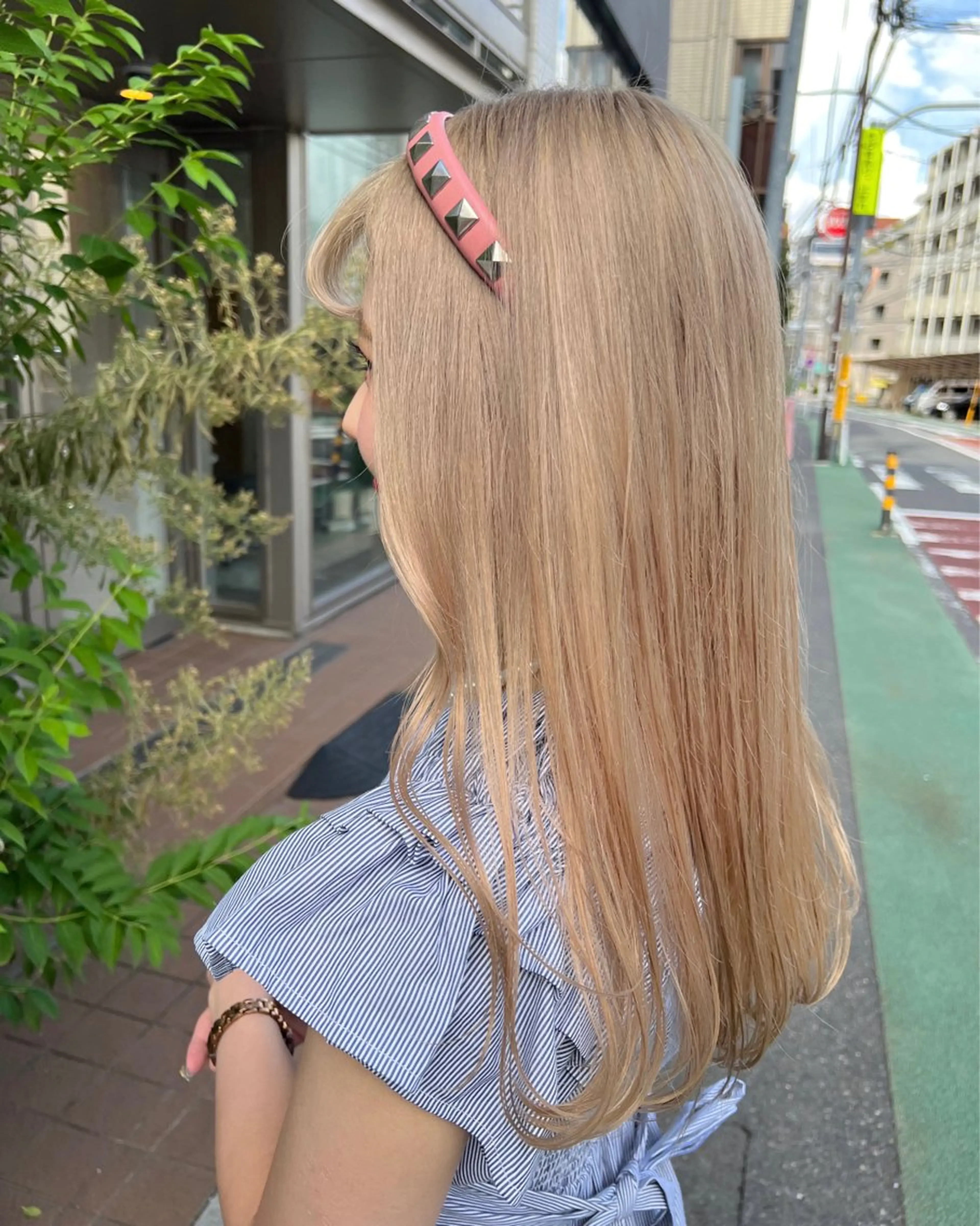 ロング カラー ヘアカラー トリートメント 色落ち可愛い艶ハイト ーン🧊AZUKIのヘアスタイル