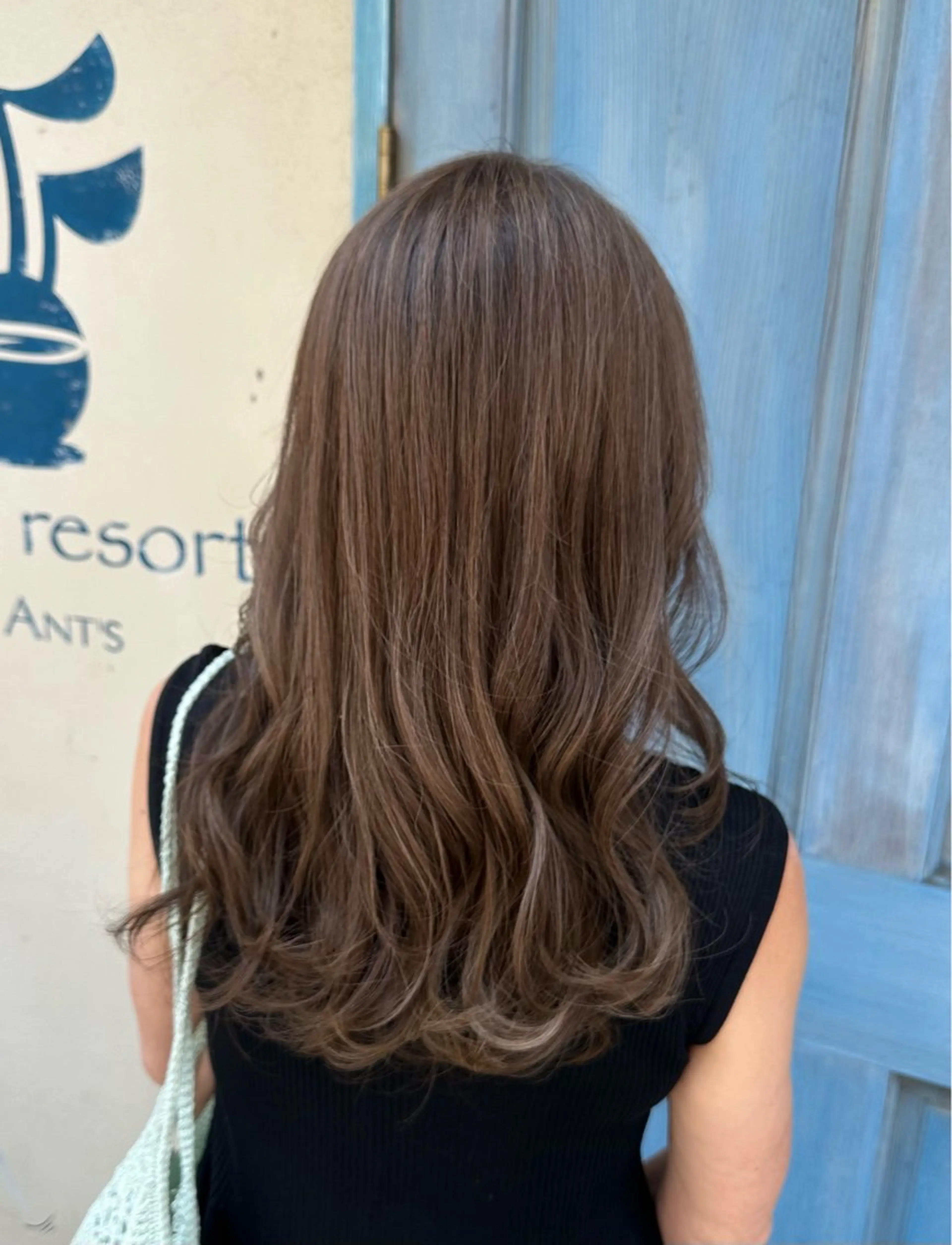 ミディアム カット ヘアカラー トリートメント 髪質改善／艶髪/ 透明感カラー/サラのヘアスタイル