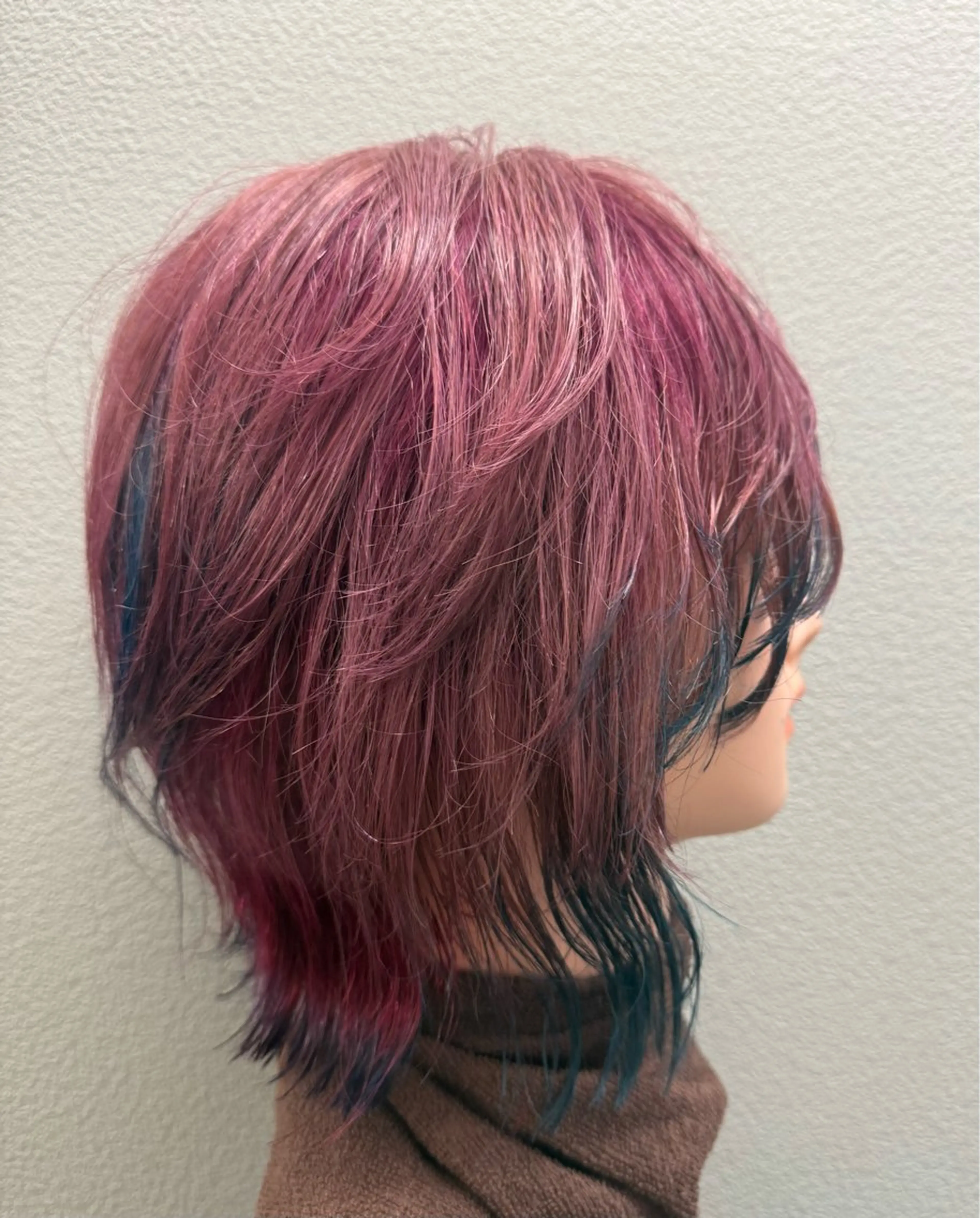 ミディアム カラー ブリーチ ブルーカラー ピンクカラー ヘアカラー 艶カラー/ハイトーン /アレンジ/meiのヘアスタイル
